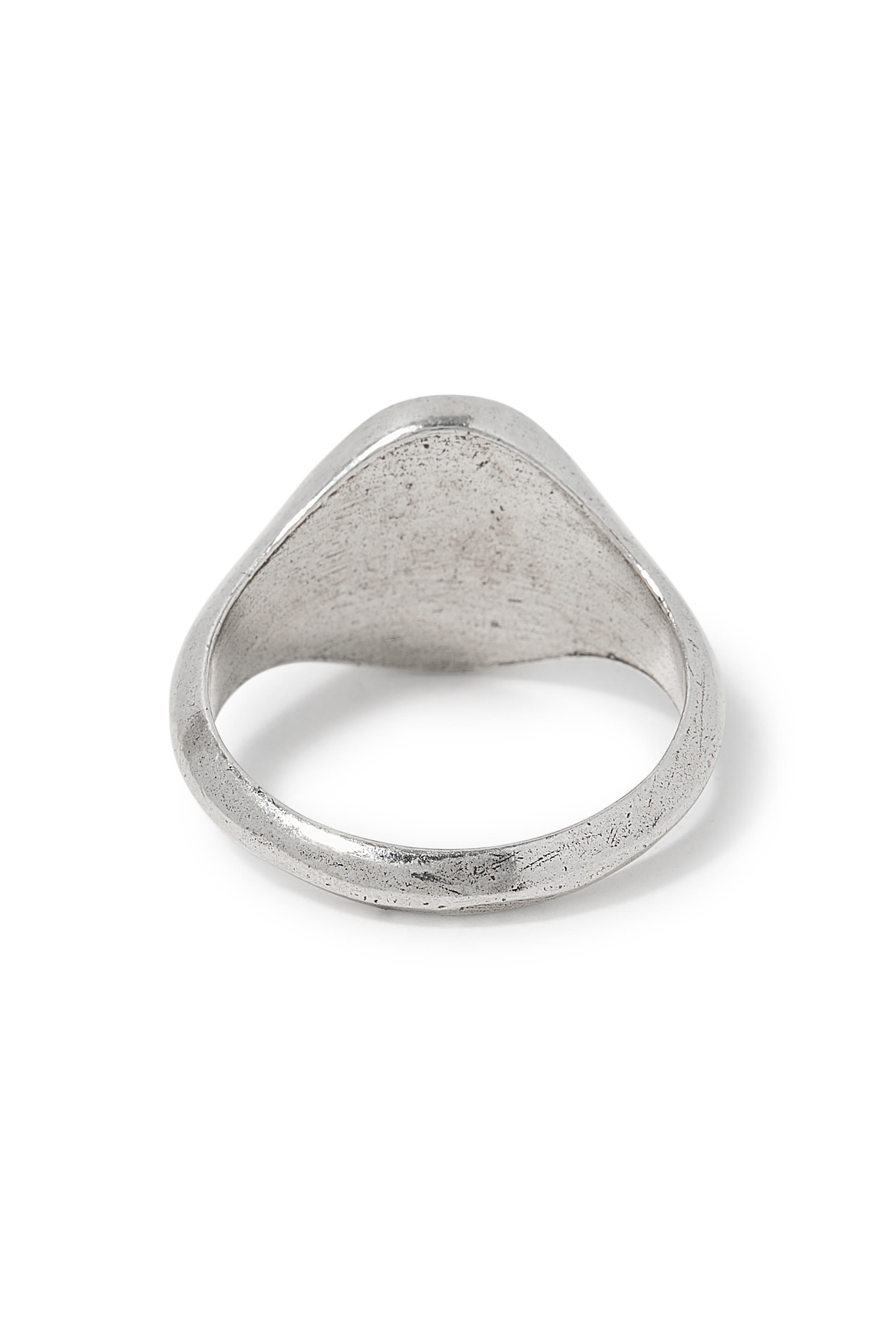 خاتم بتصميم بيضوي