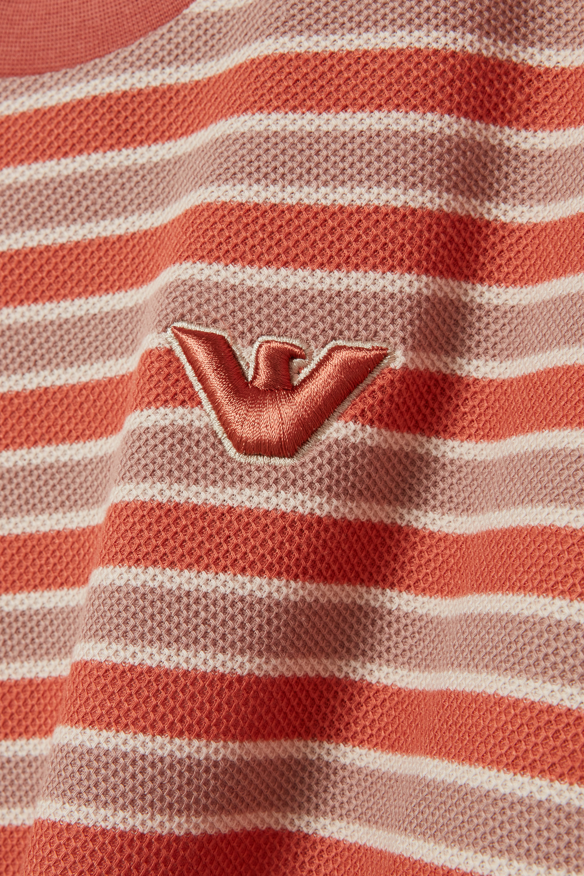 تيشيرت مخطط بشعار الماركة للأطفال