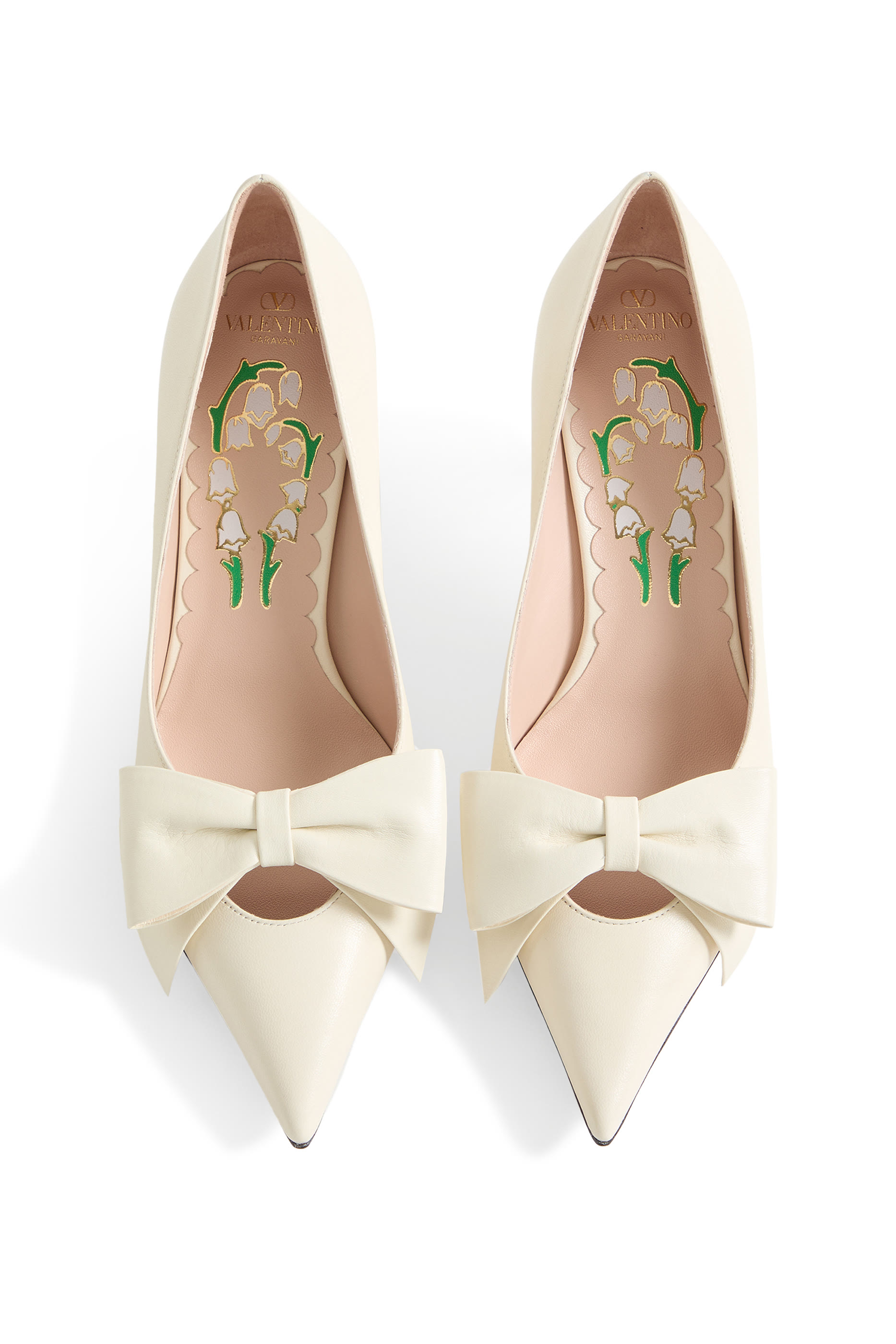  حذاء كلاسيكي بوو 100