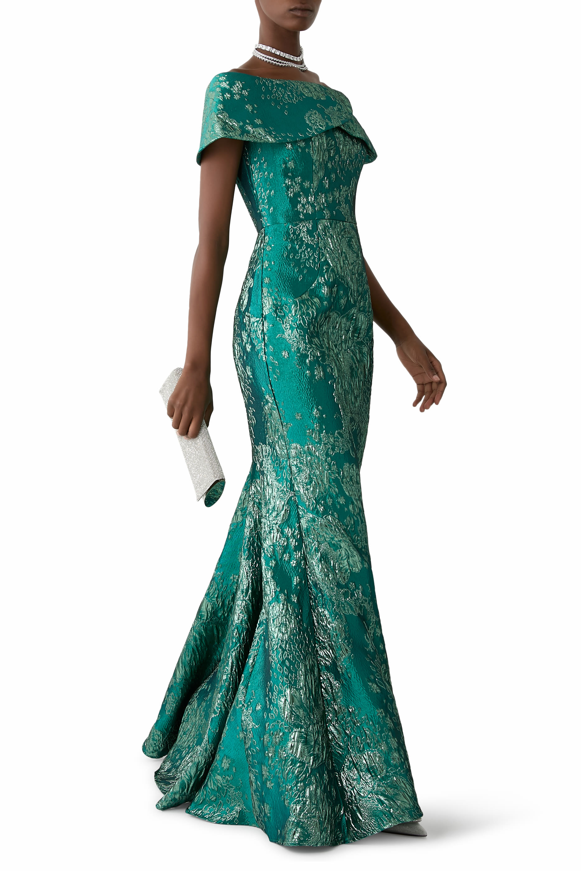 فستان سهرة بأكتاف مكشوفة جاكار