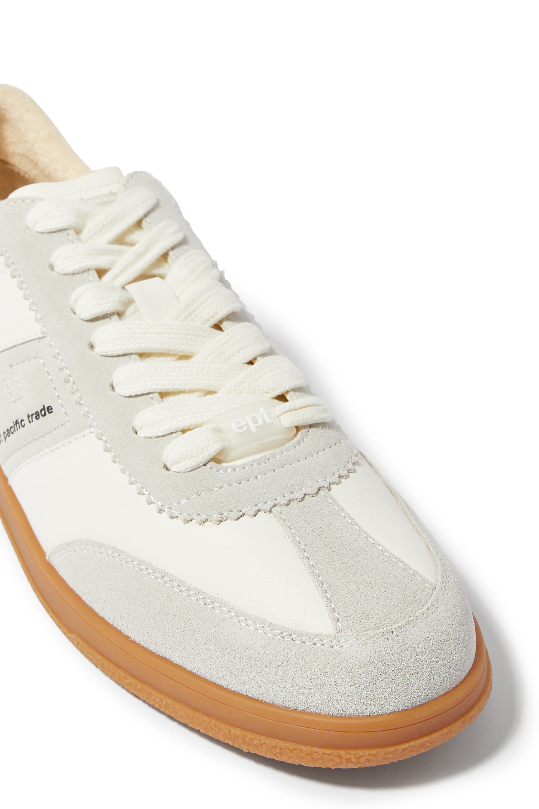 سنيكرز سانتوس