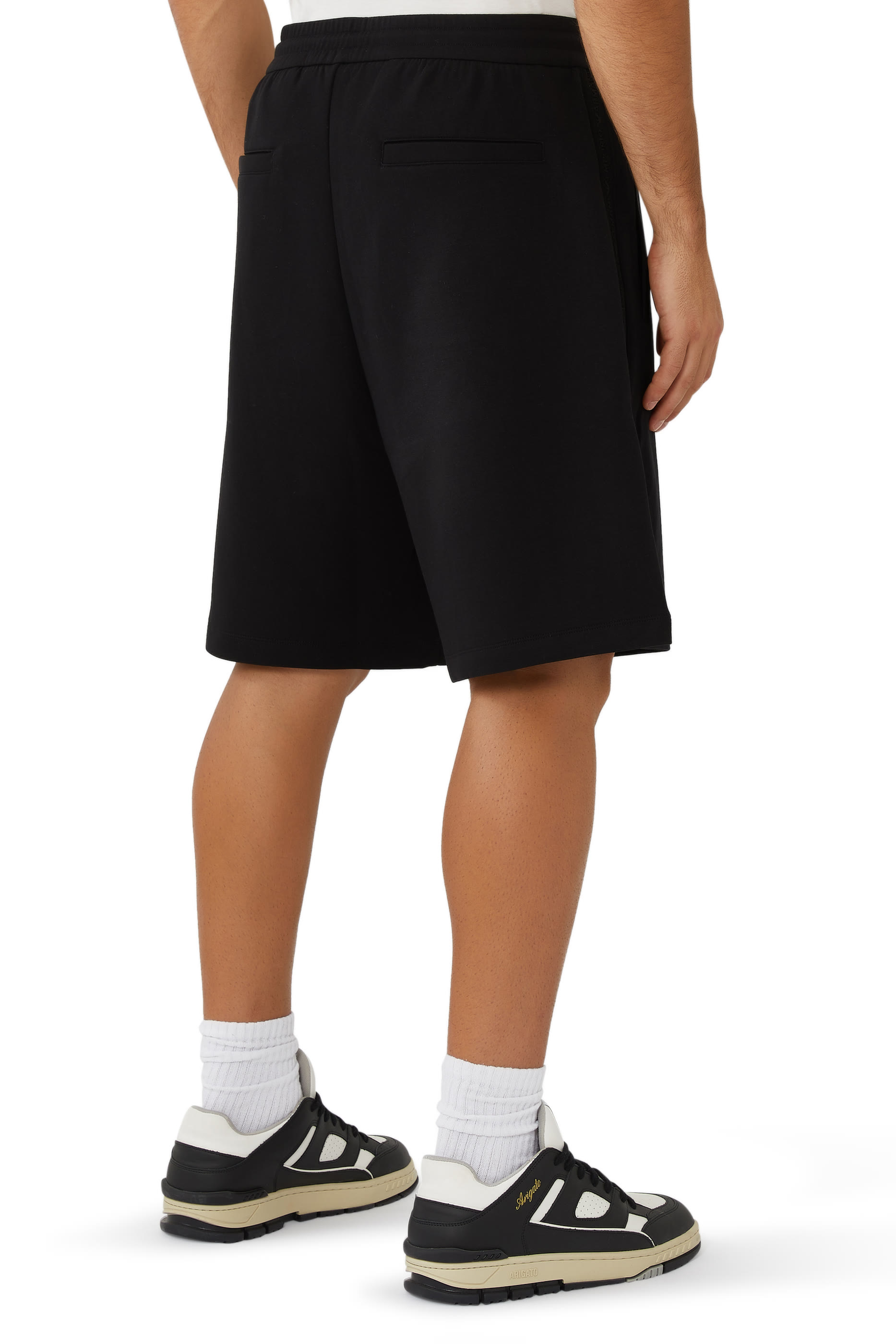 شورت بحزام خصر بشعار الماركة