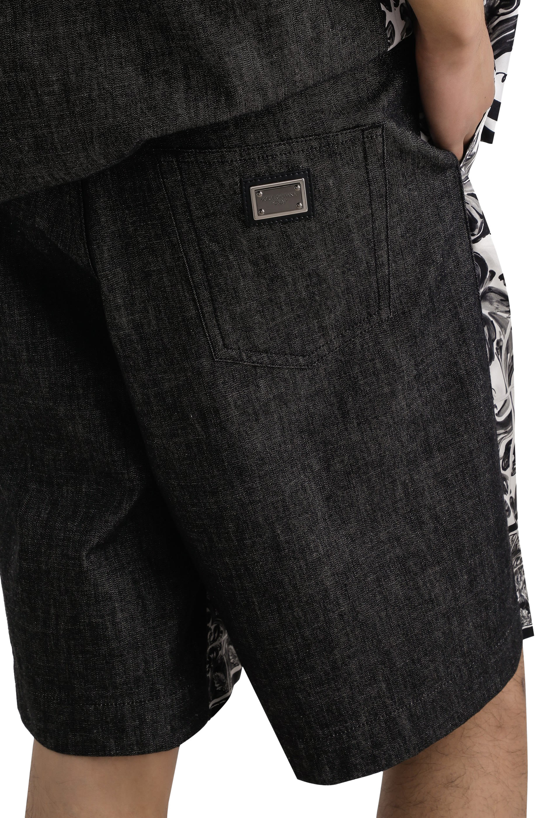 شورت بيرمودا بطبعة مايوليكا دنيم