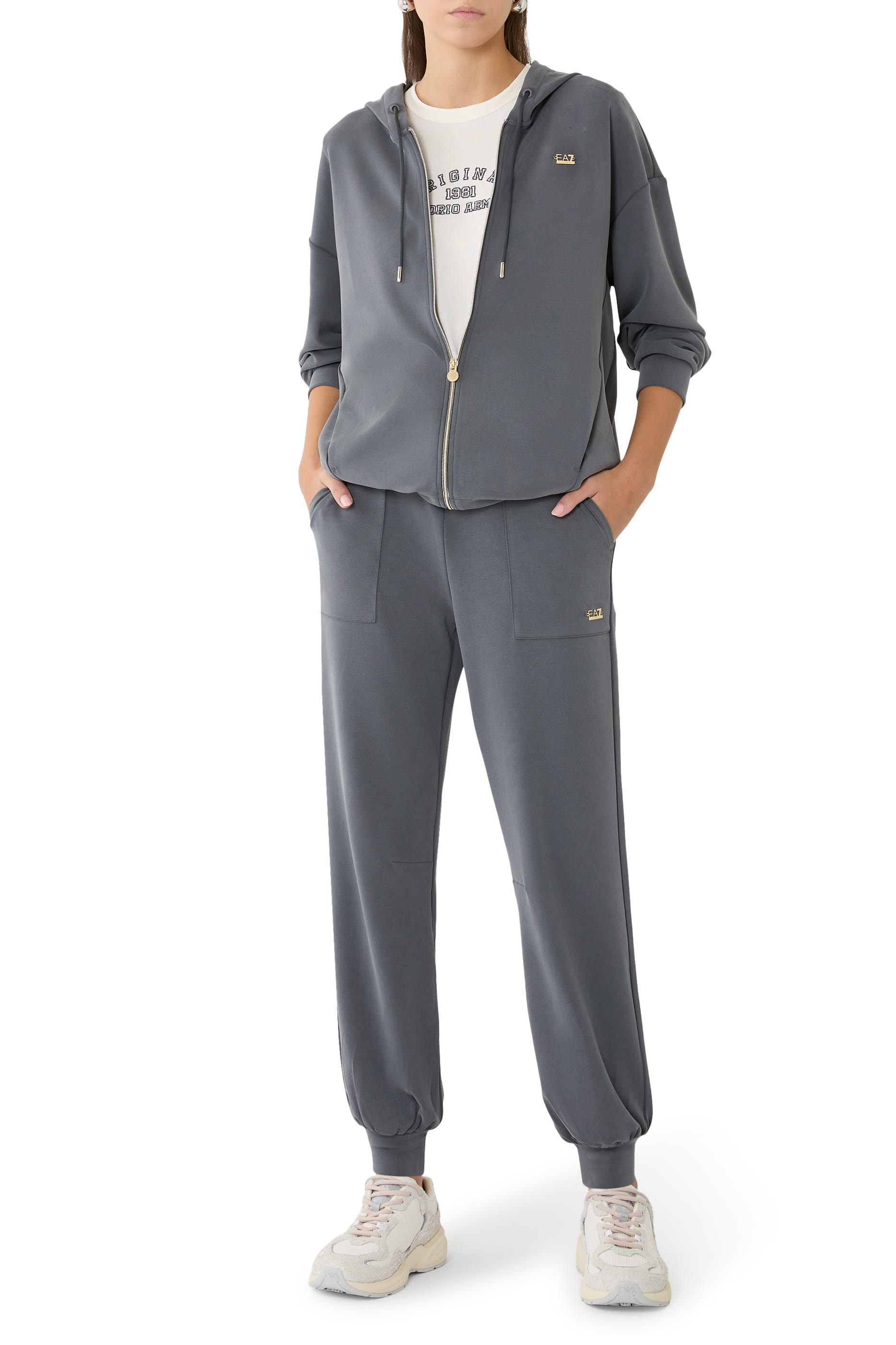 سويت شيرت بشعار الماركة