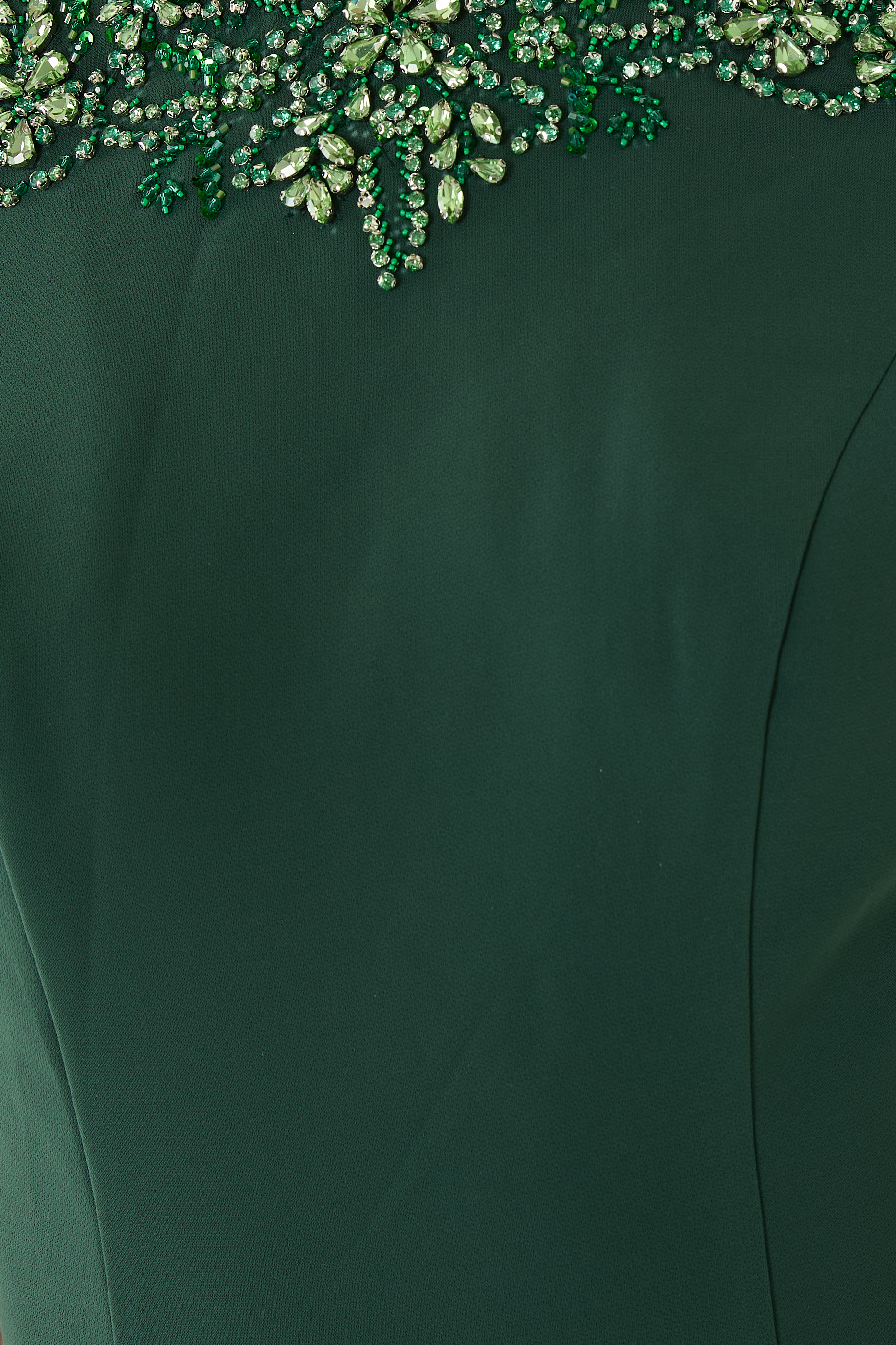 فستان سهرة مرصع بخرز بقصة ذيل حورية البحر