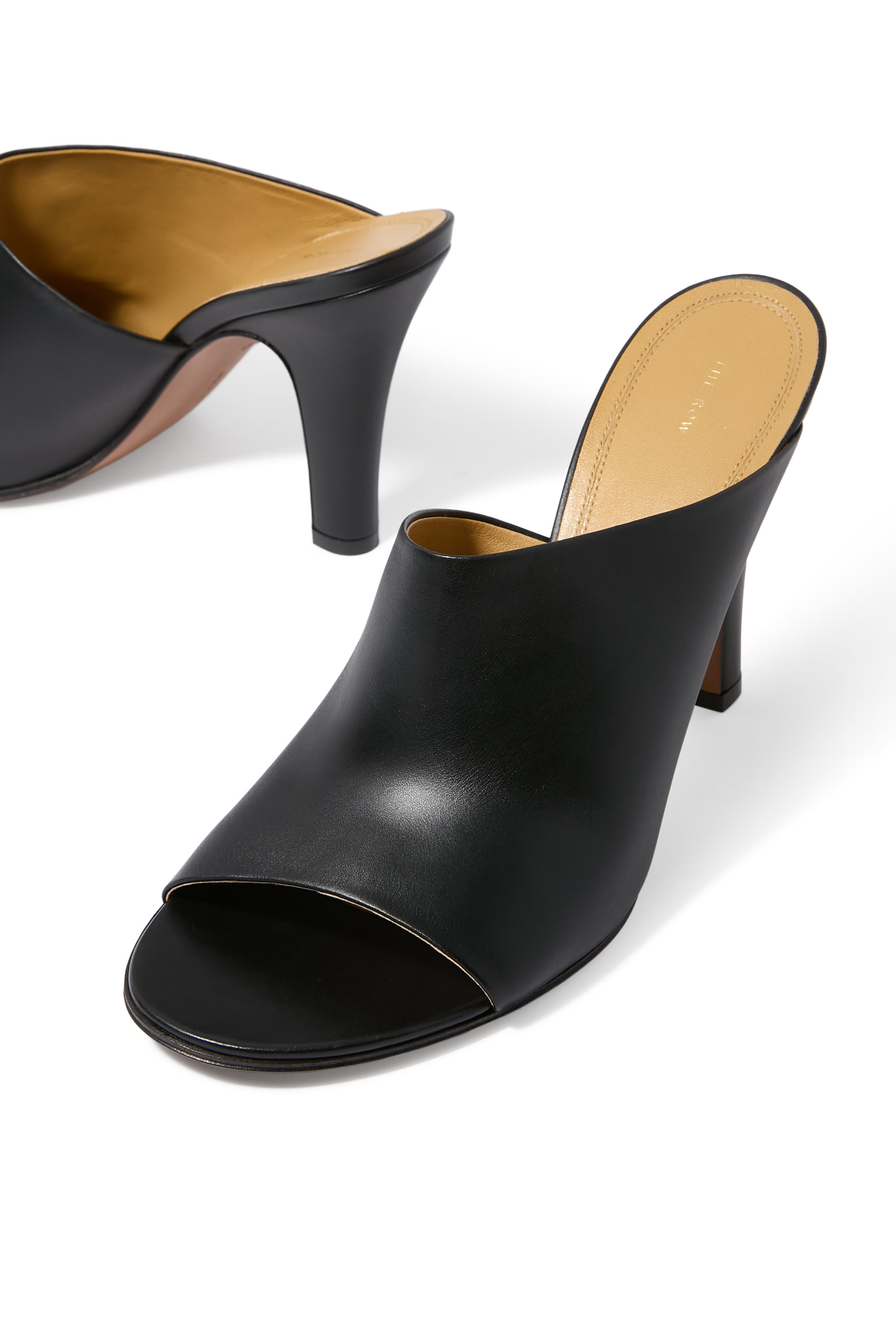 حذاء سيجنوم 90 مفتوح من الخلف