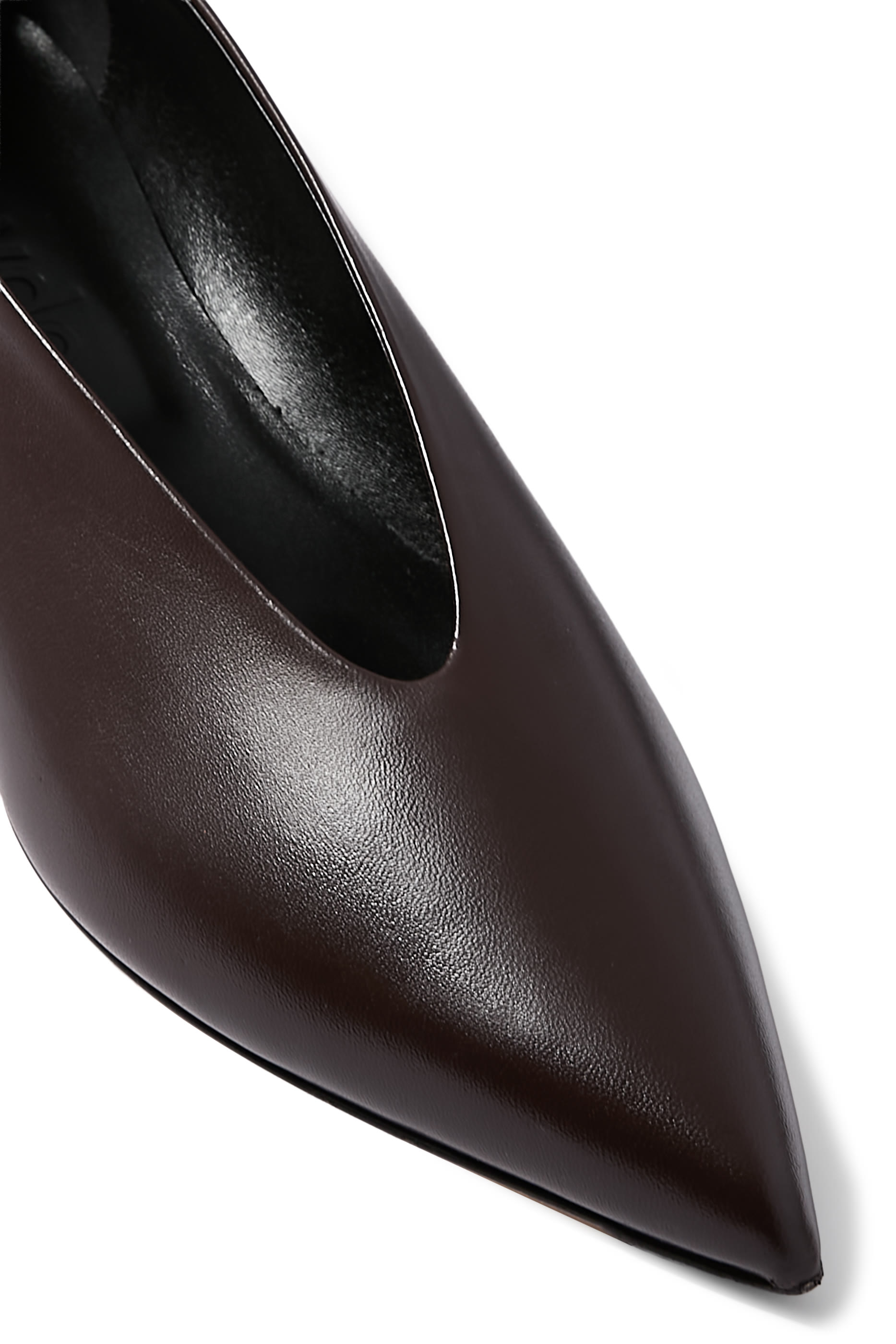 حذاء كلارا كلاسيكي 35