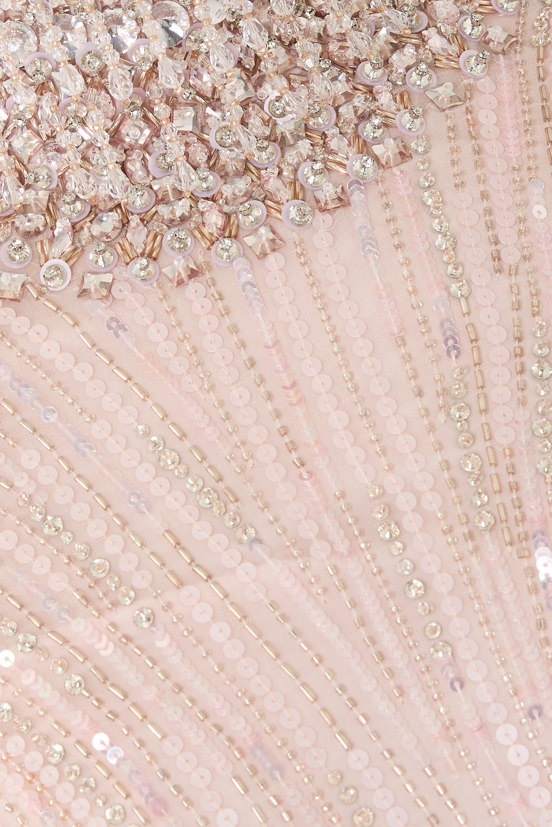 فستان سهرة مادلين بأكمام قصيرة وخرز