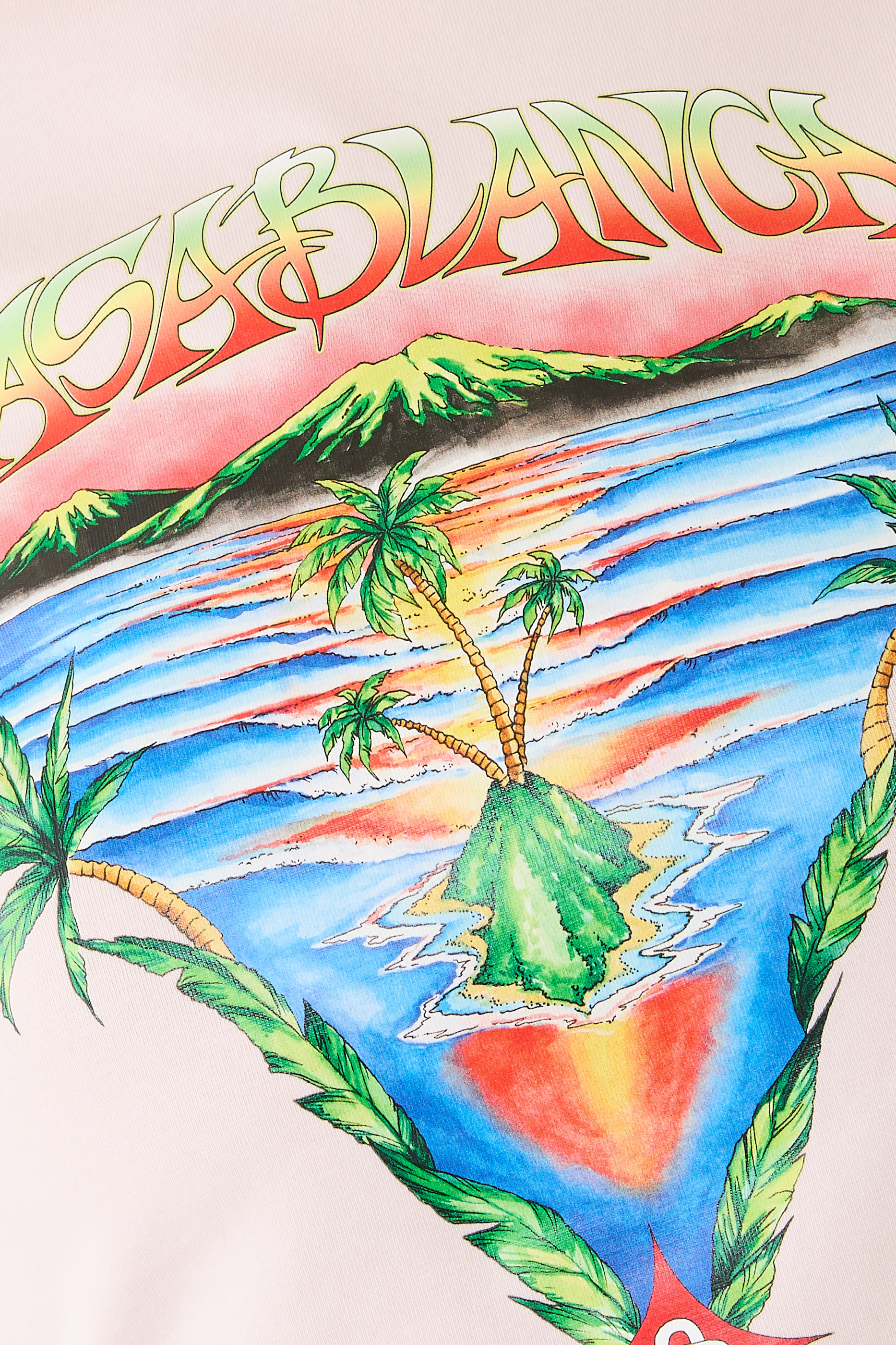 تيشيرت اينوسنس بقصة ضيقة قصيرة ونقشة مثلث