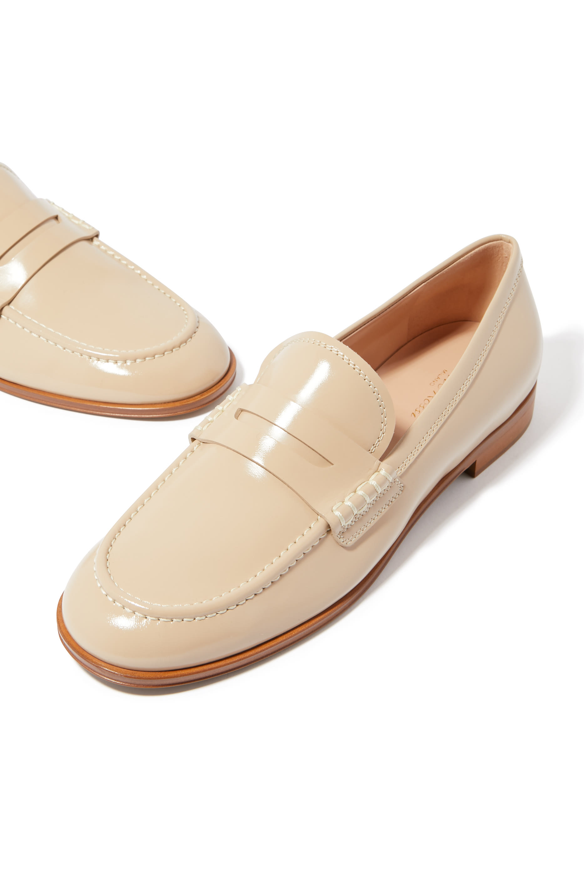 حذاء جورجي نوي 15 سهل الارتداء