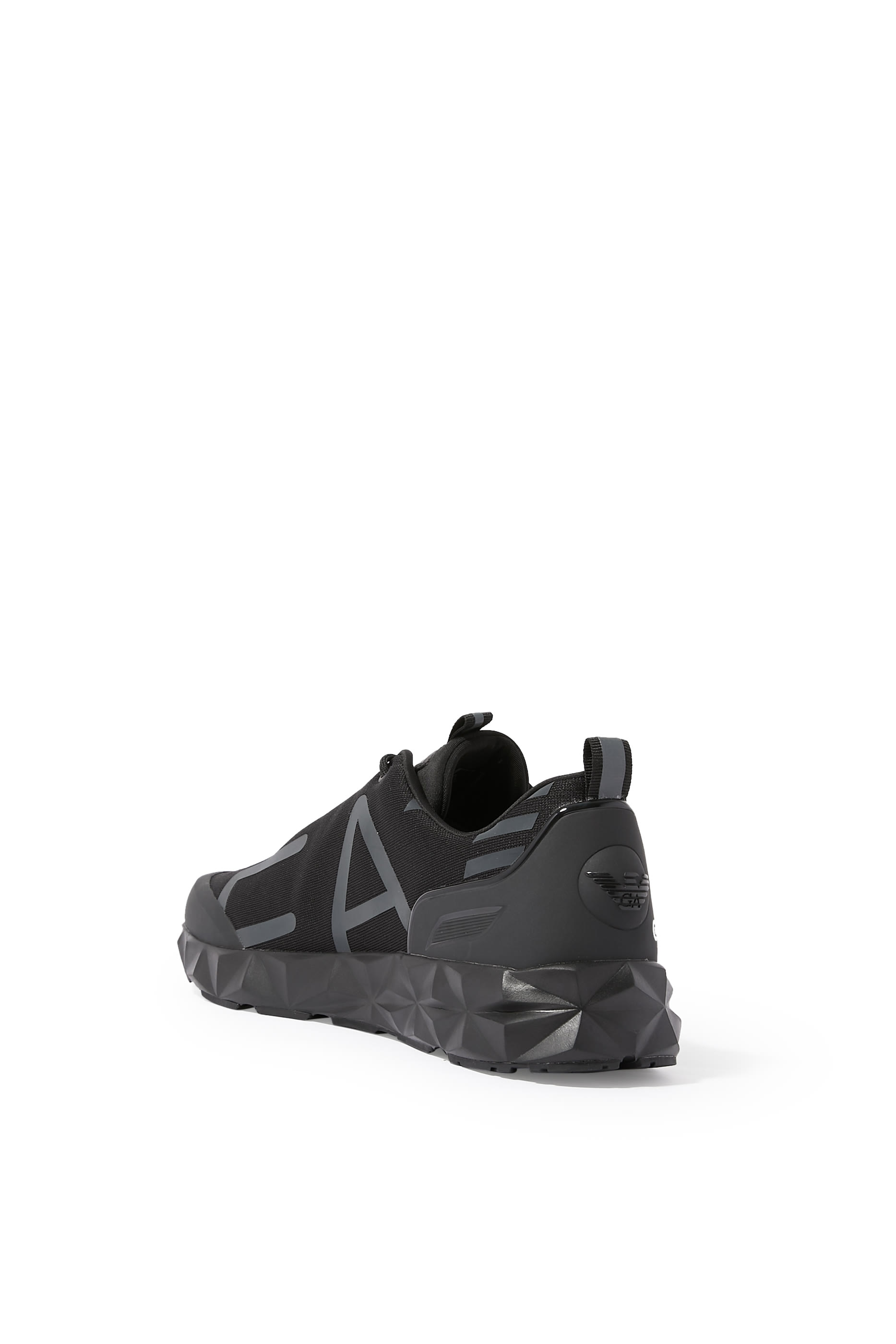 سنيكرز التيميت سي 2 كومبات بشعار الماركة