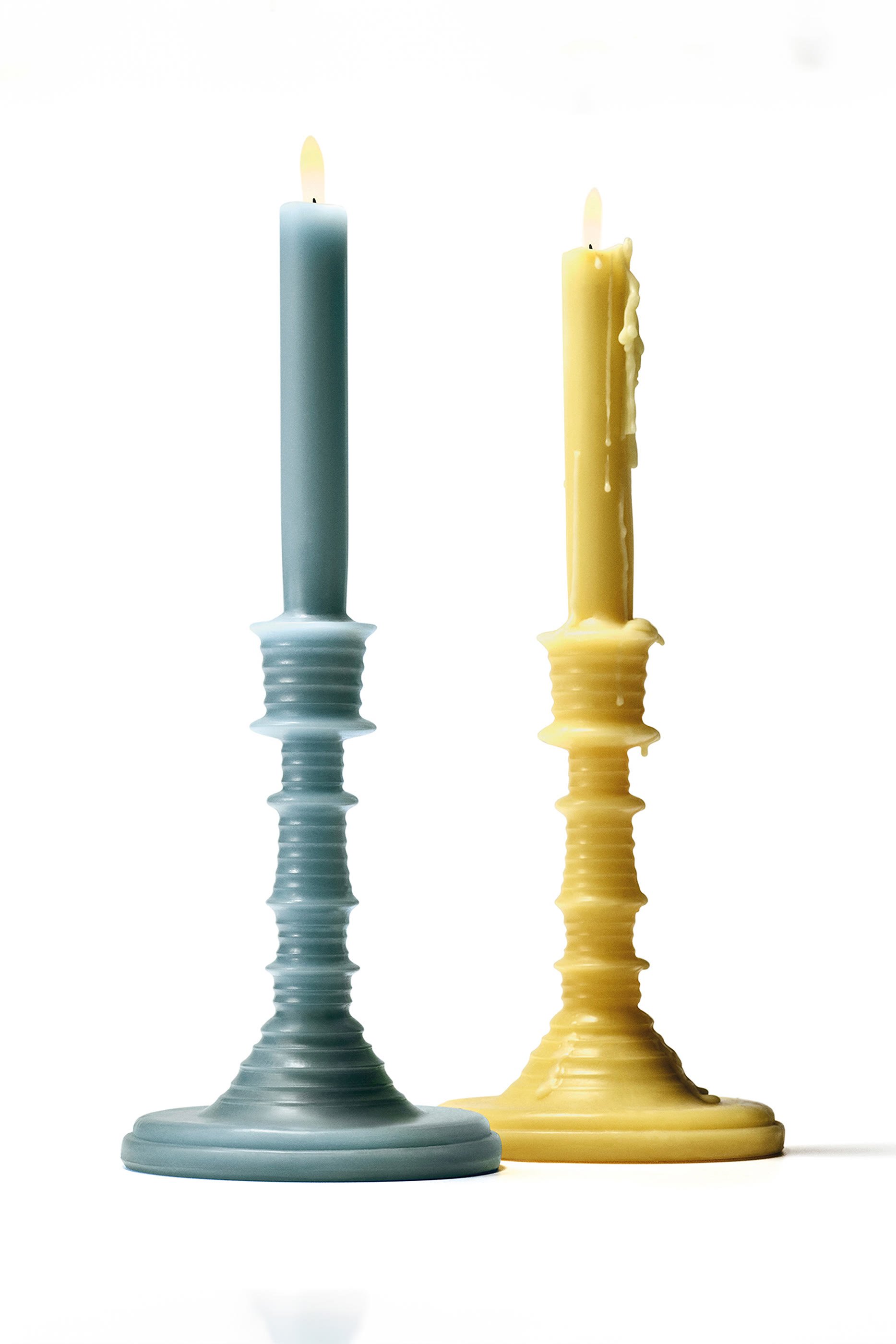 شمعة معطرة هاني ساكل بتصميم حامل شموع