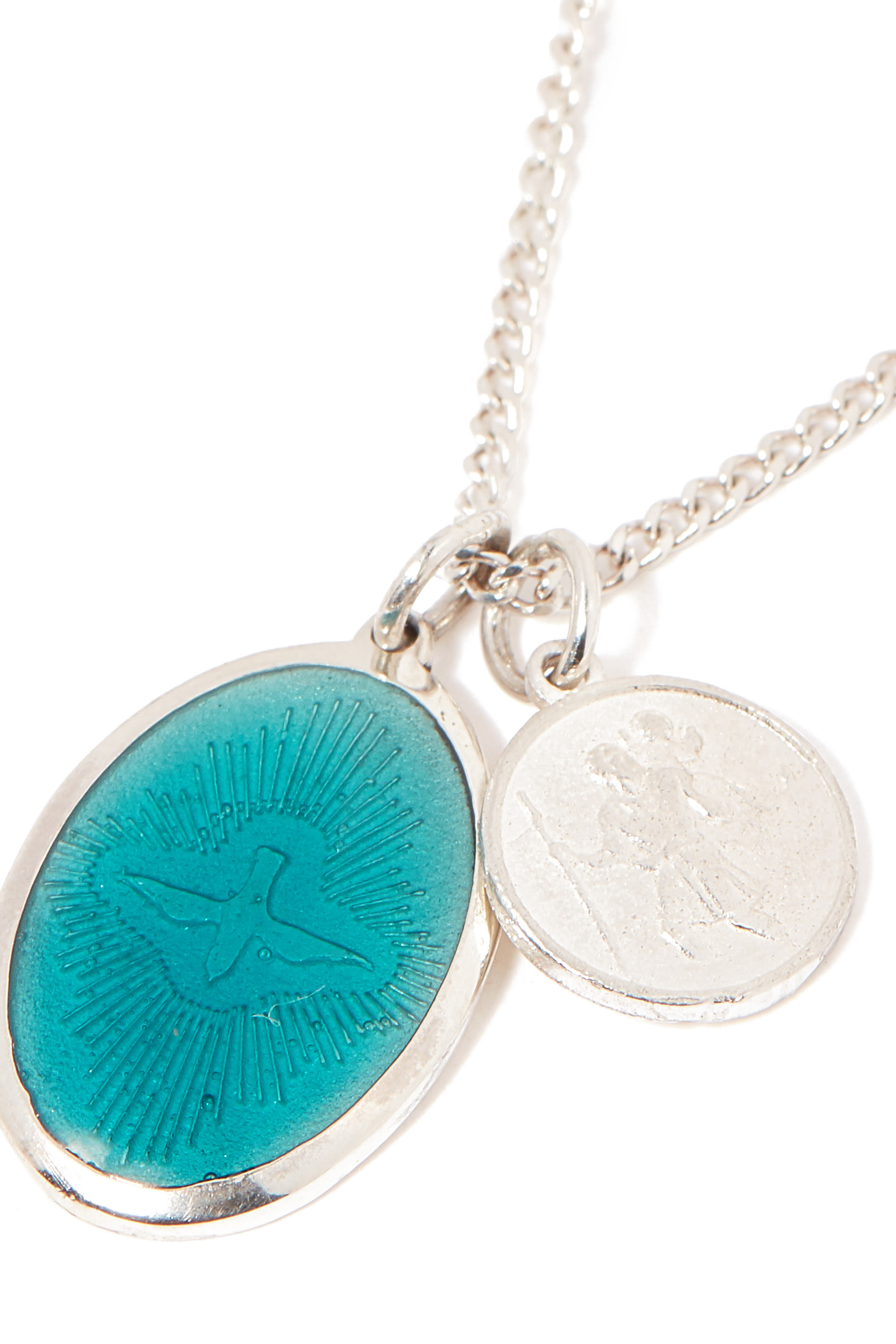 قلادة بدلاية صغيرة بنقشة حمامة