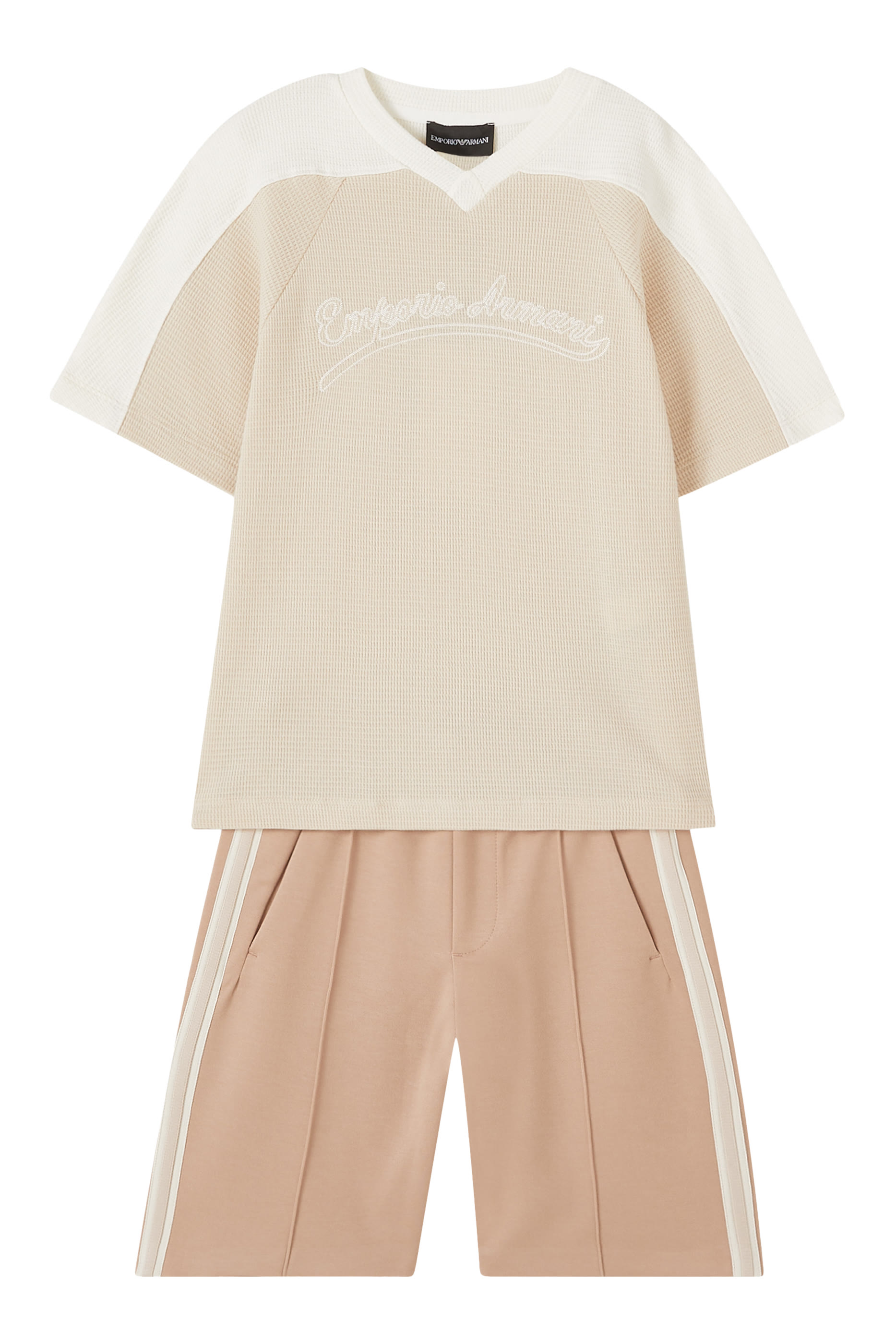 تيشيرت بشعار الماركة للأطفال