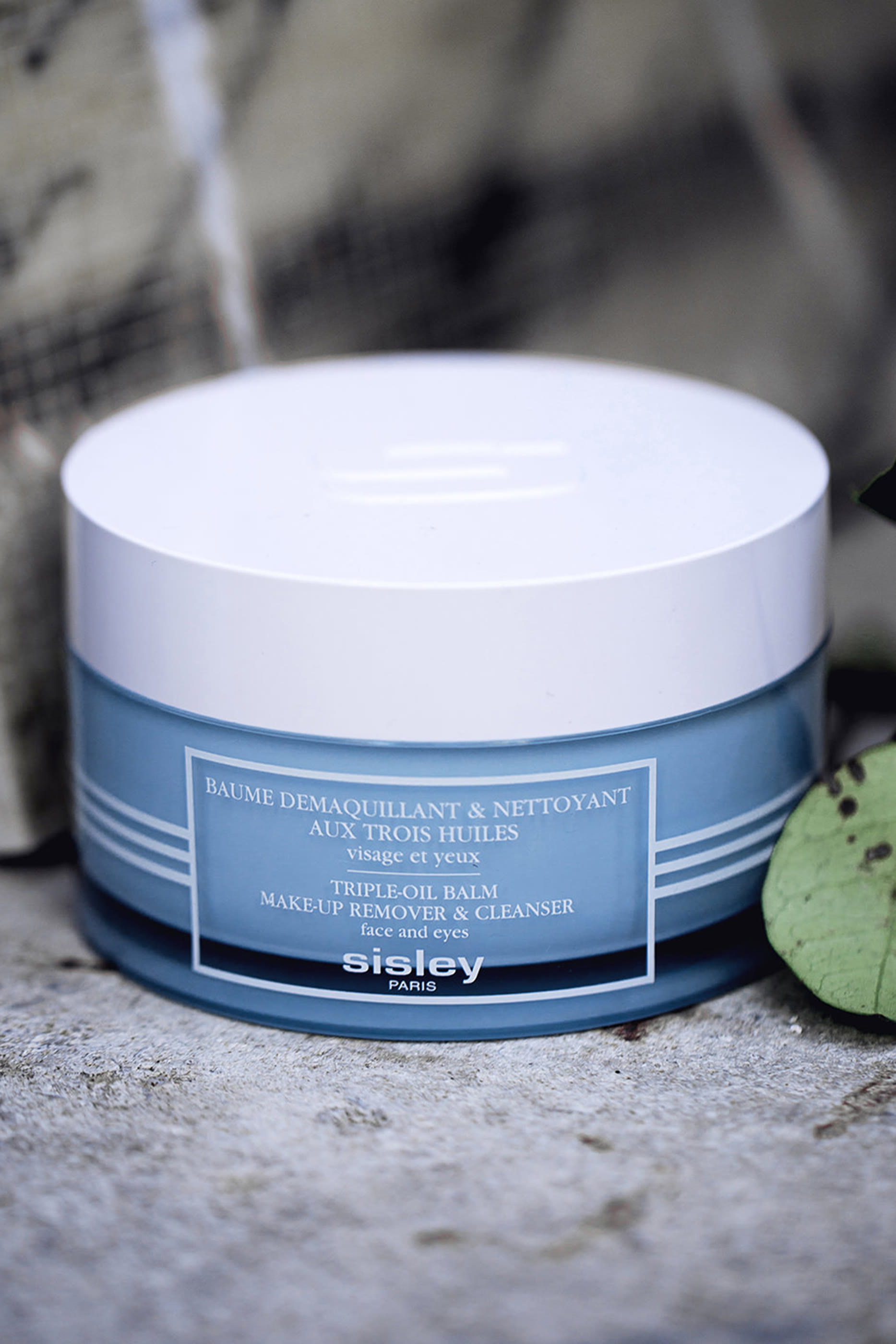 بلسم منظف ​​ومزيل للمكياج بثلاث زيوت