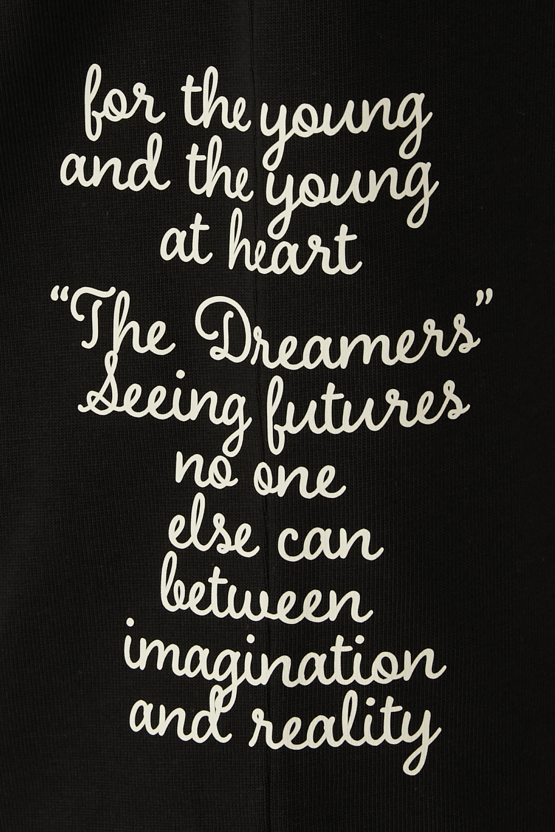 تيشيرت بتصميم جامعي وطبعة كبيرة