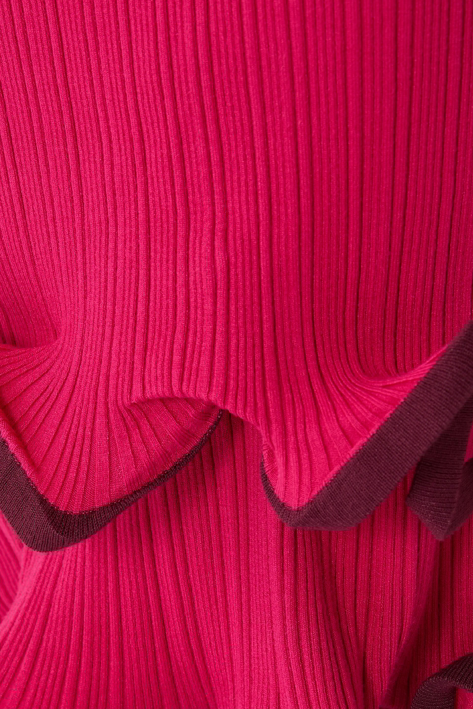 تنورة ميلي متوسطة الطول بكشكش