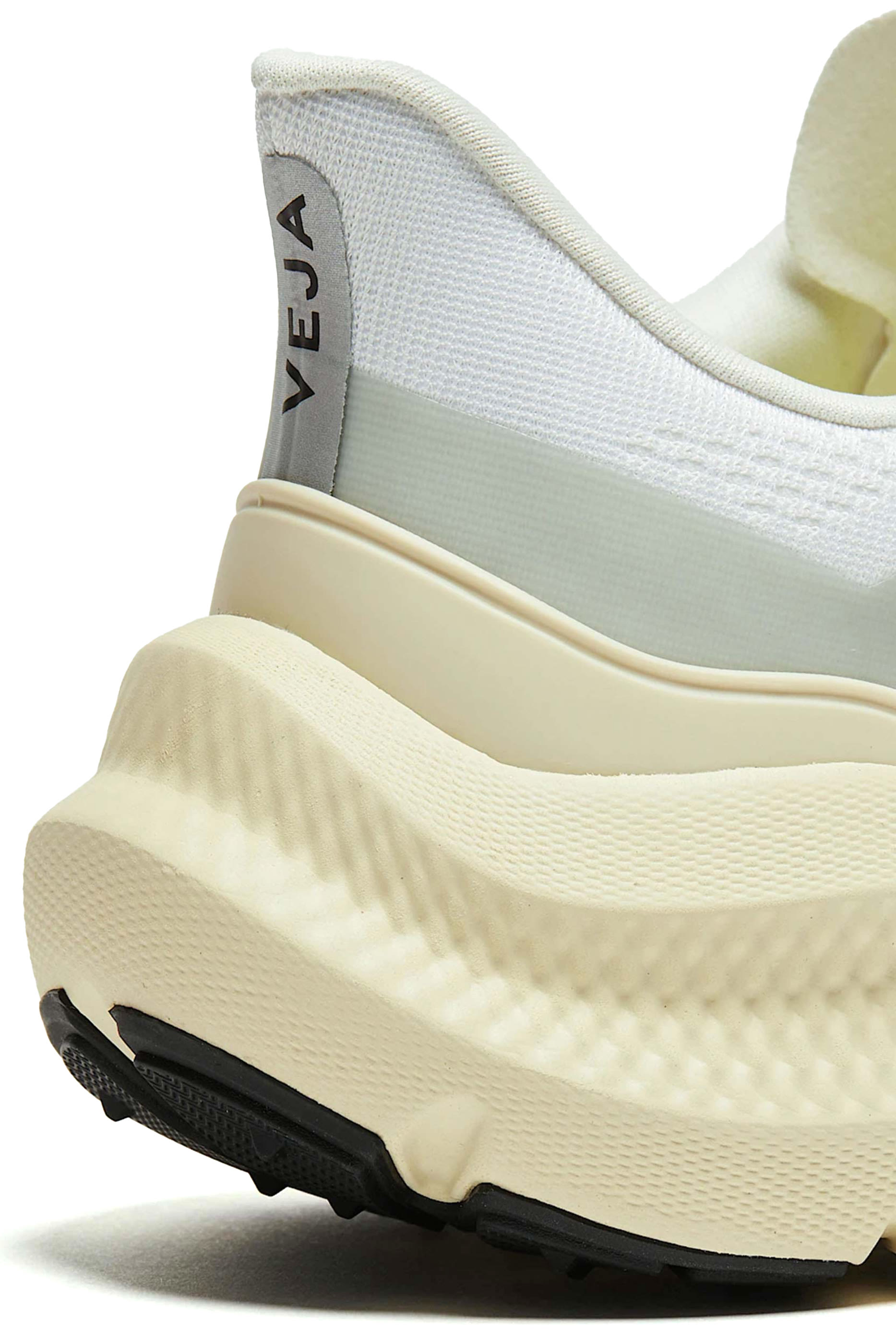 سنيكرز كوندور 3 أدفانسد قماش شبكي معالج