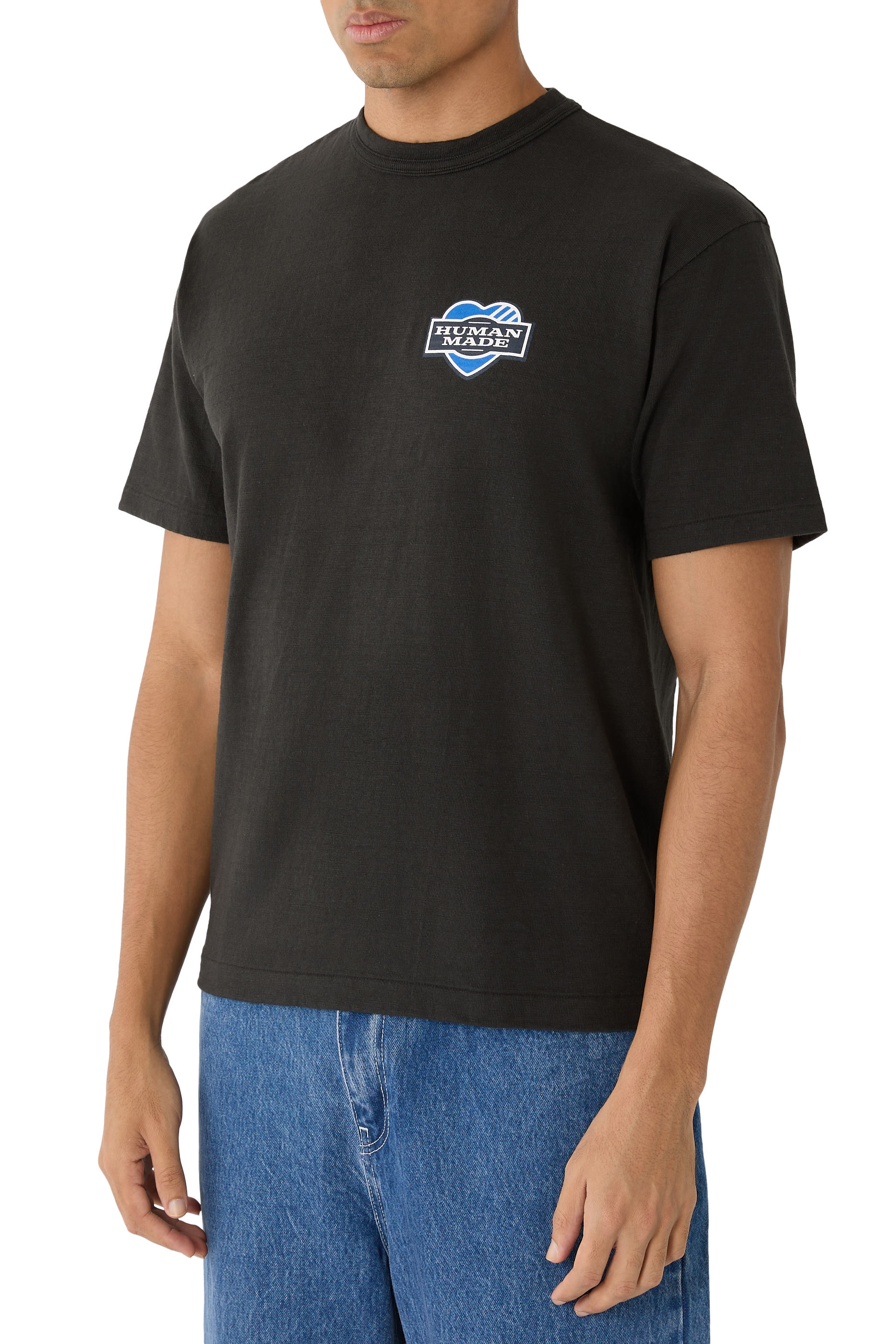 تيشيرت بطبعة غرافيكية