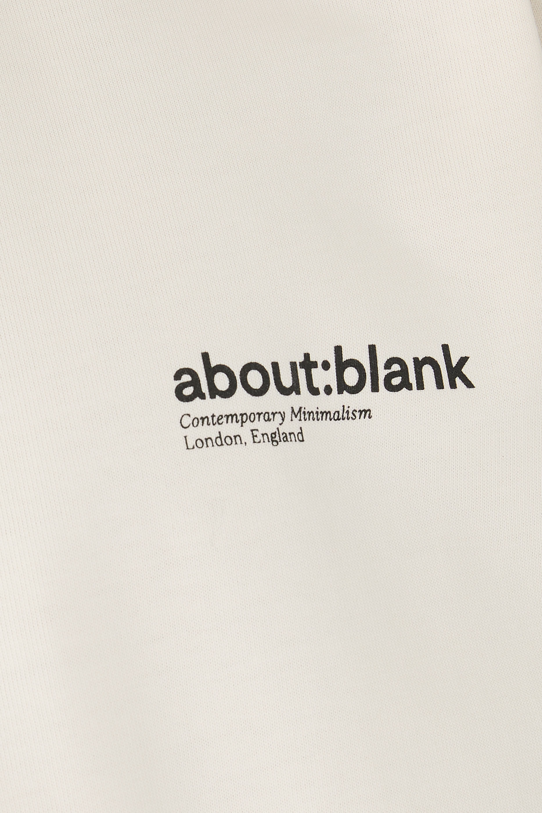 تيشيرت بشعاري الماركة