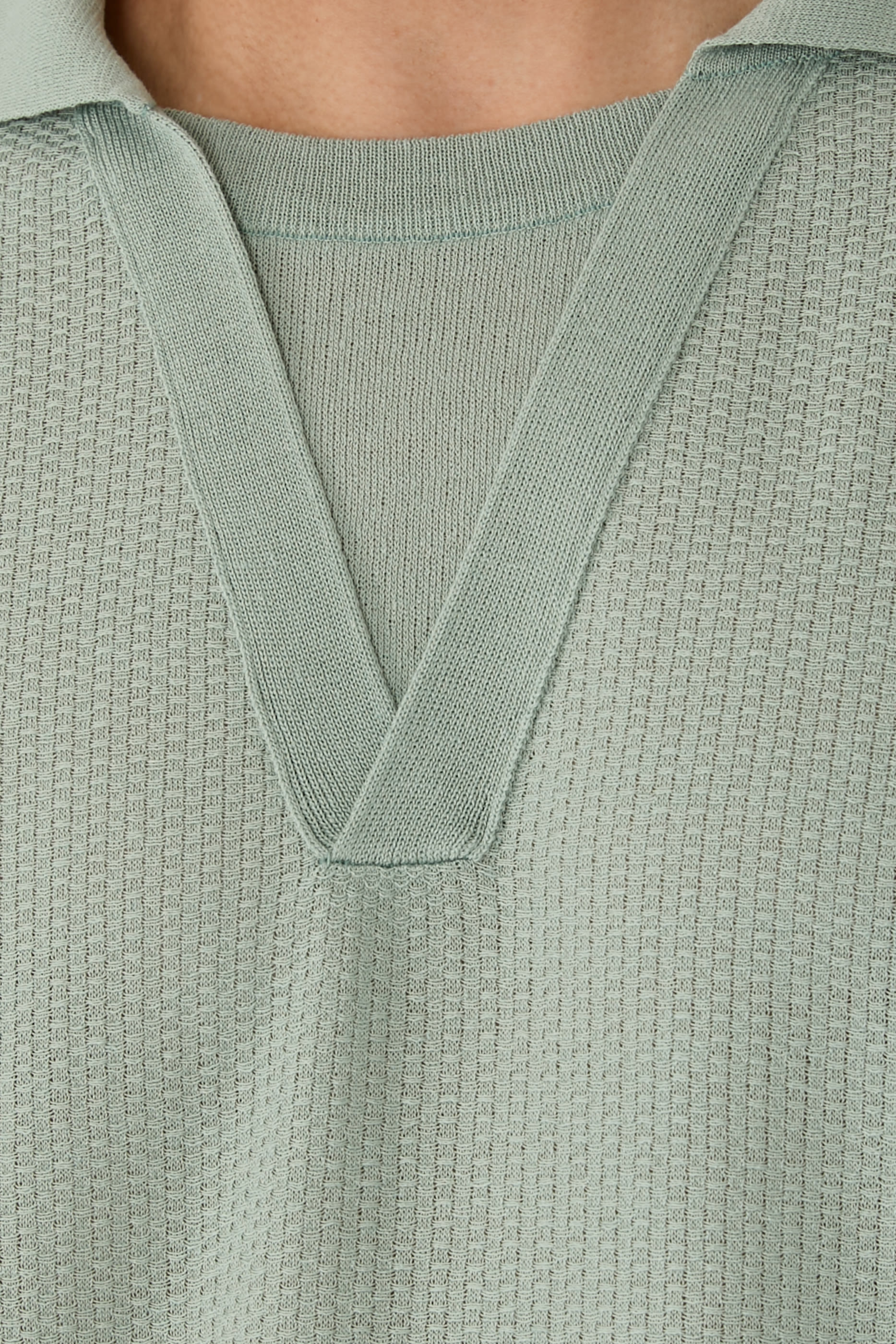 قميص بولو منسوج بياقة بطبقة داخلية