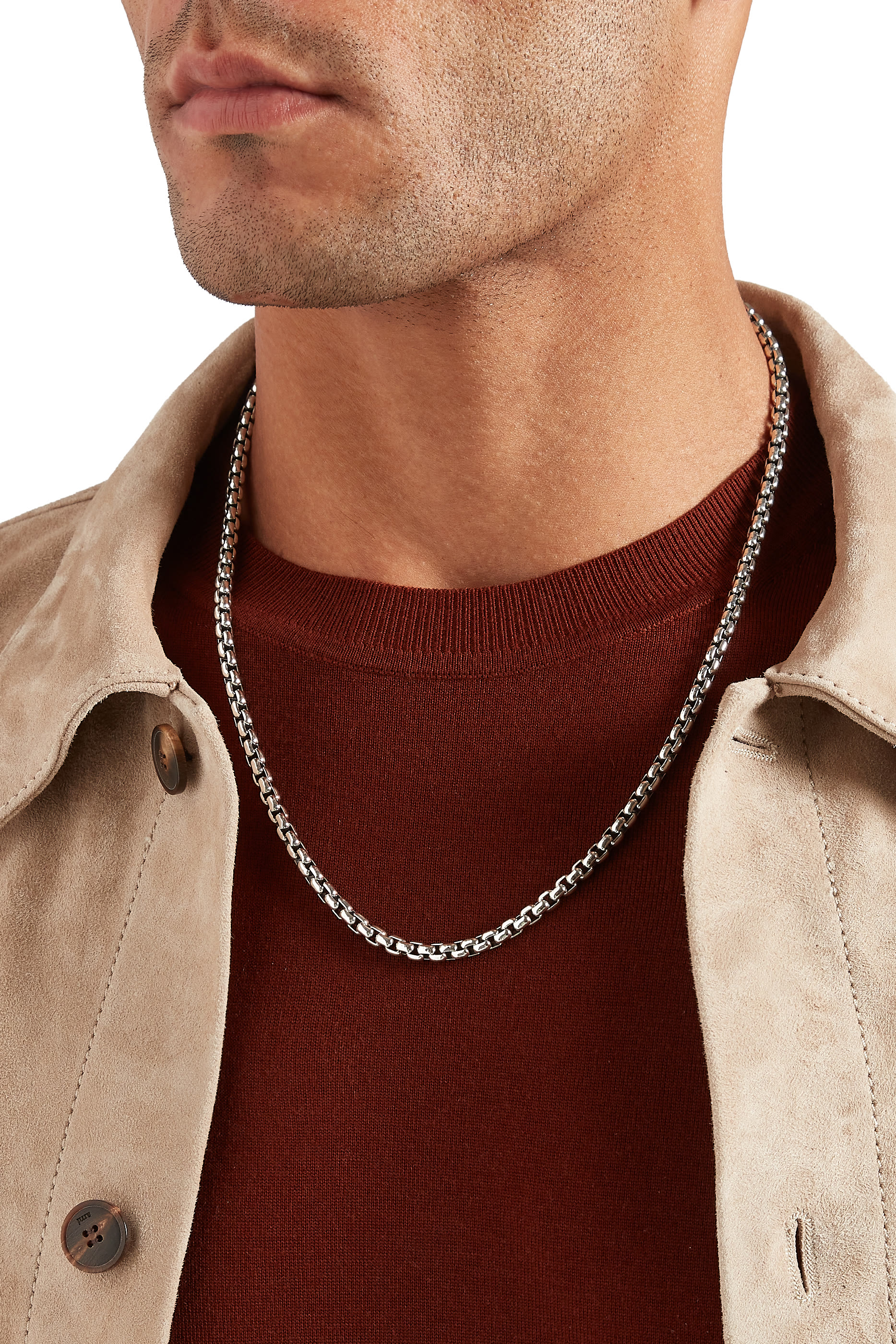 قلادة بحلقات مربعة كبيرة