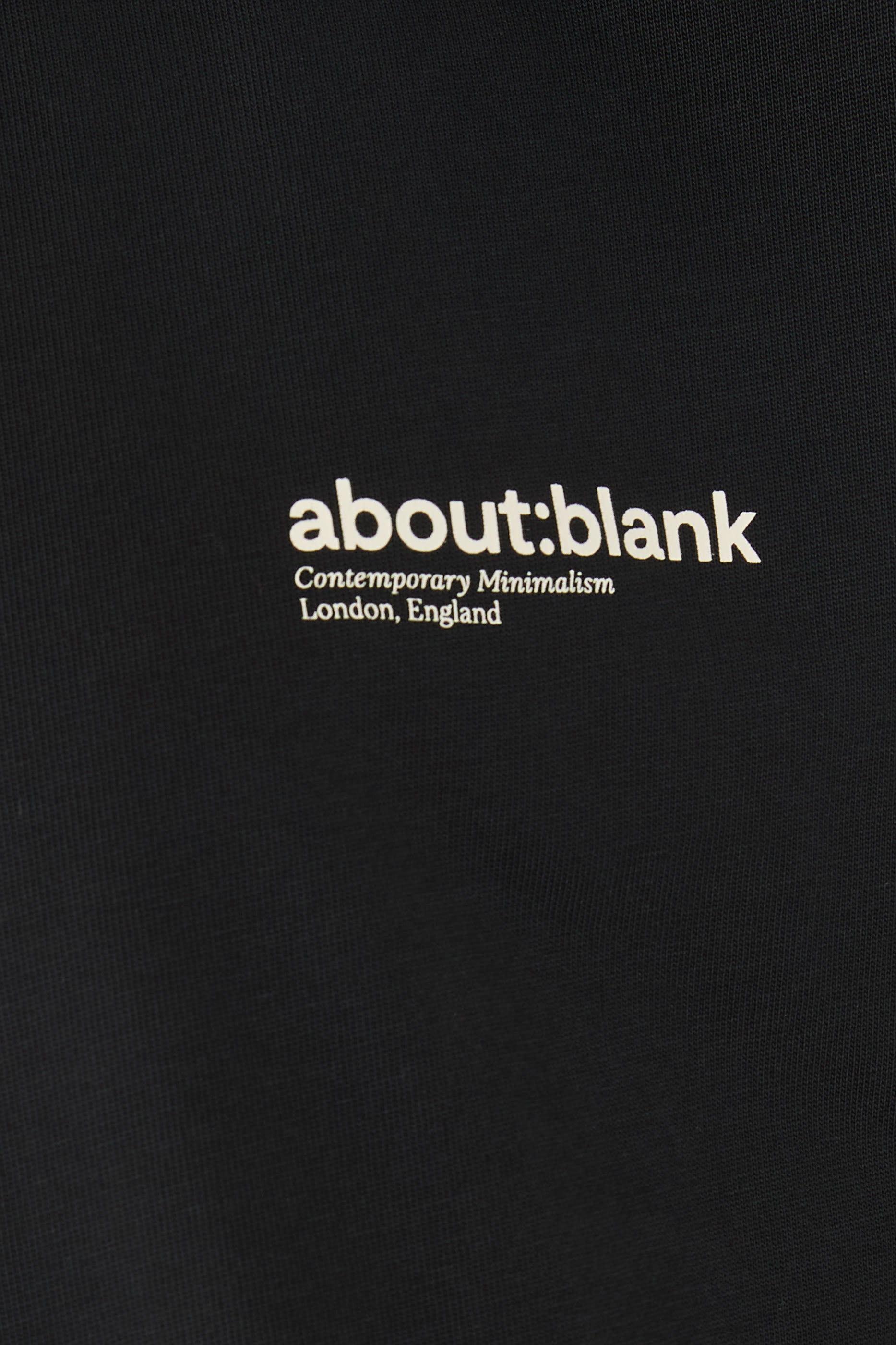 تيشيرت بشعاري الماركة