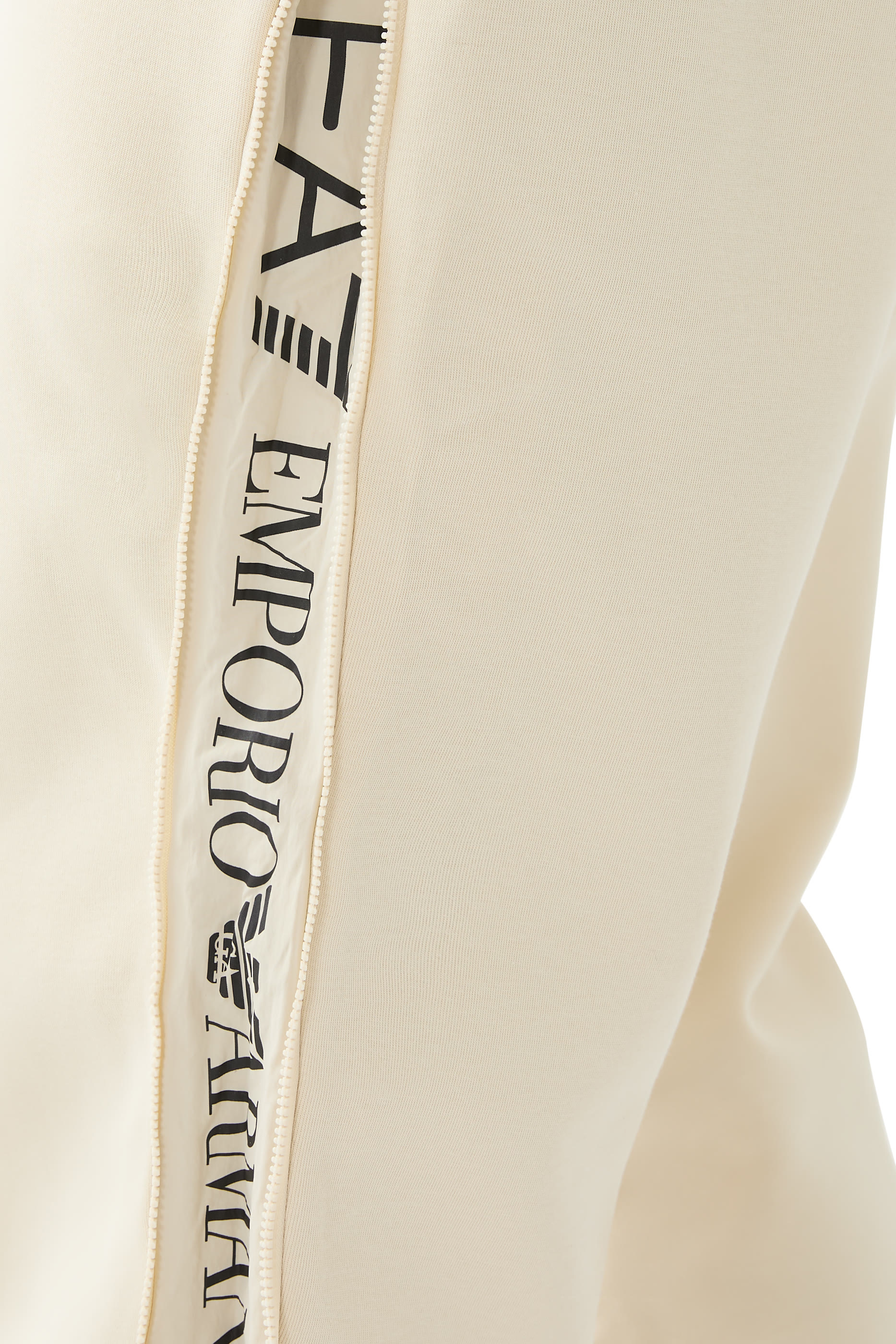 بنطال رياضي بشعار الماركة قطن