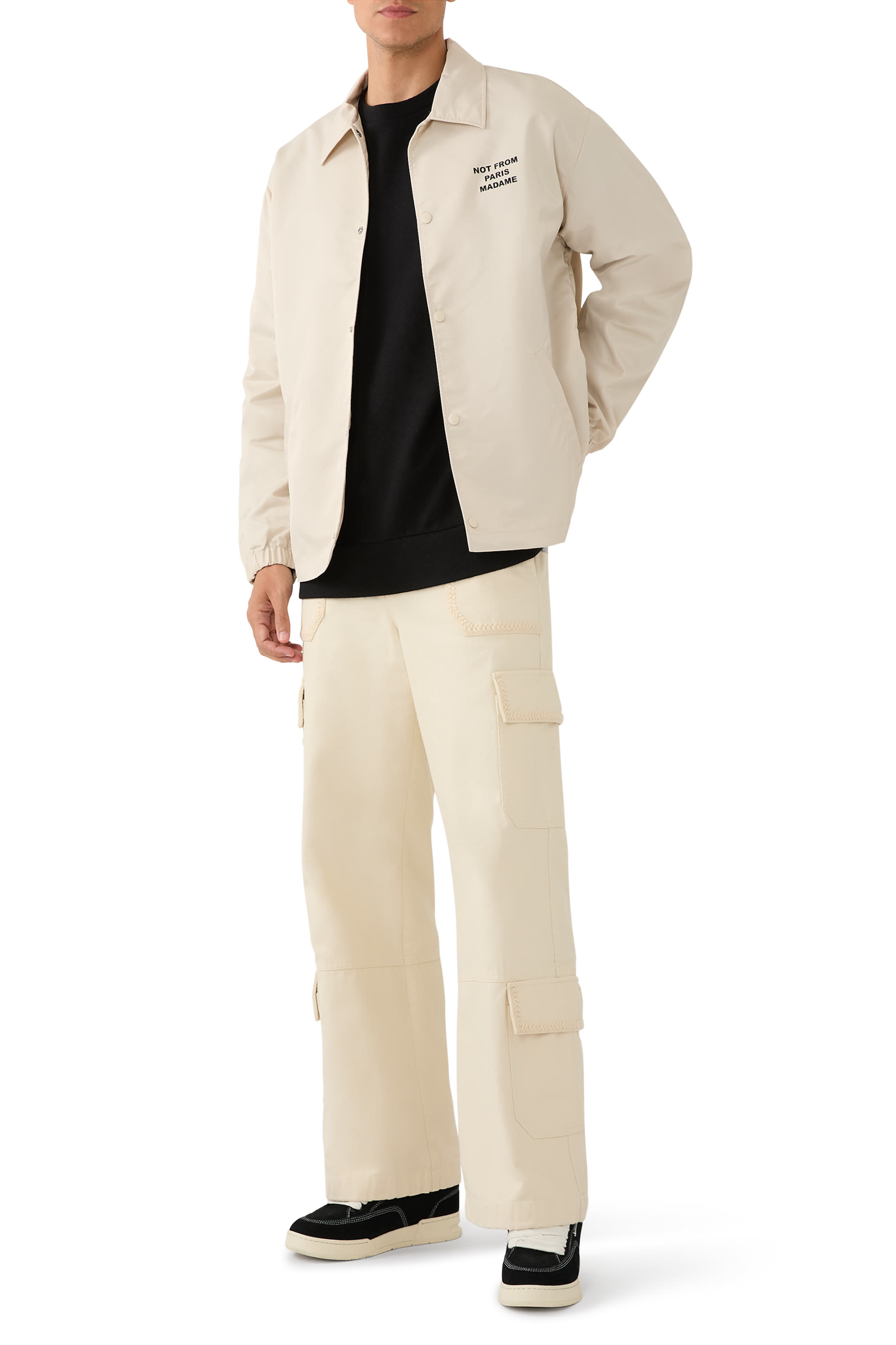 جاكيت بنقشة شعار