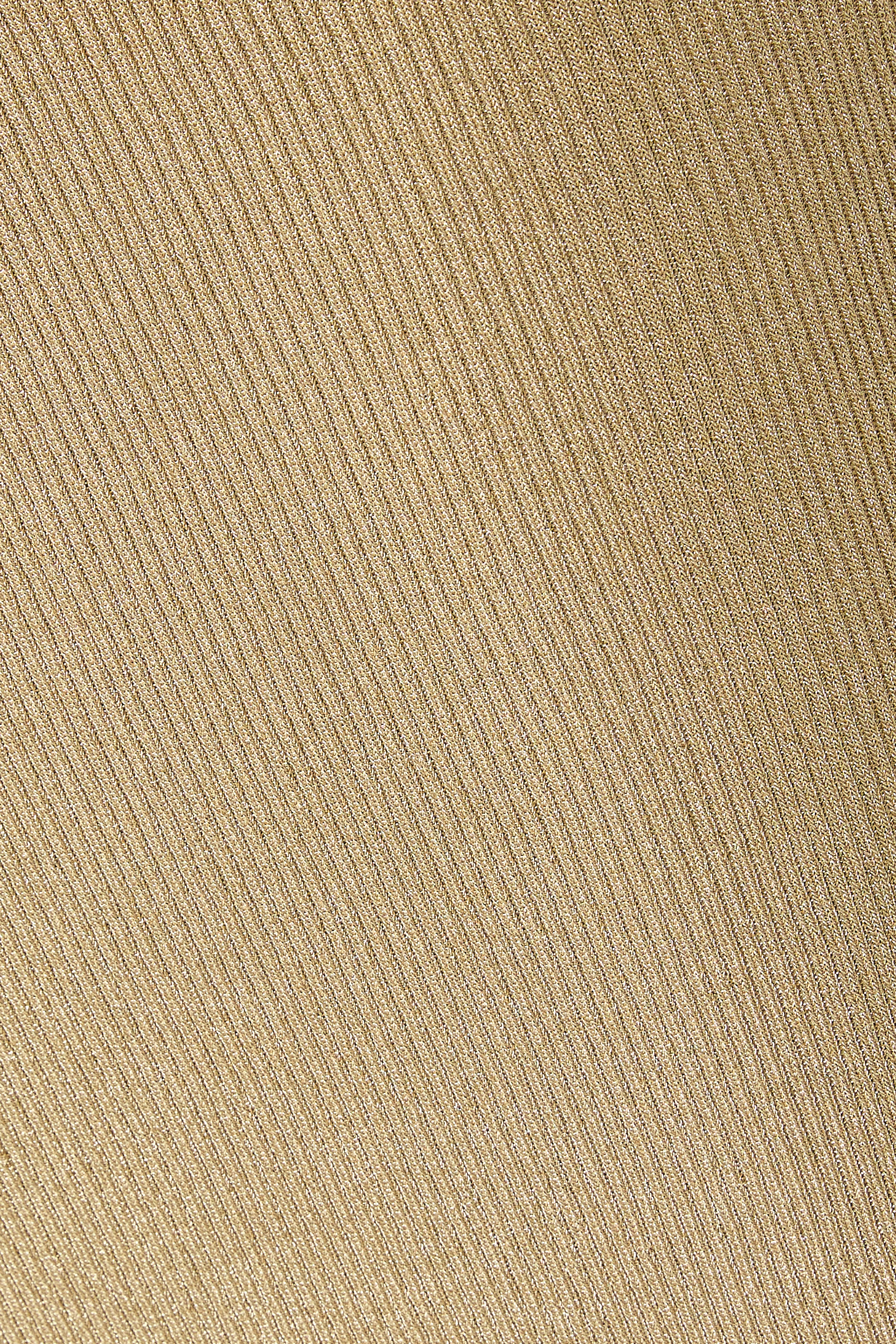 تنورة متوسطة الطول لوريكس