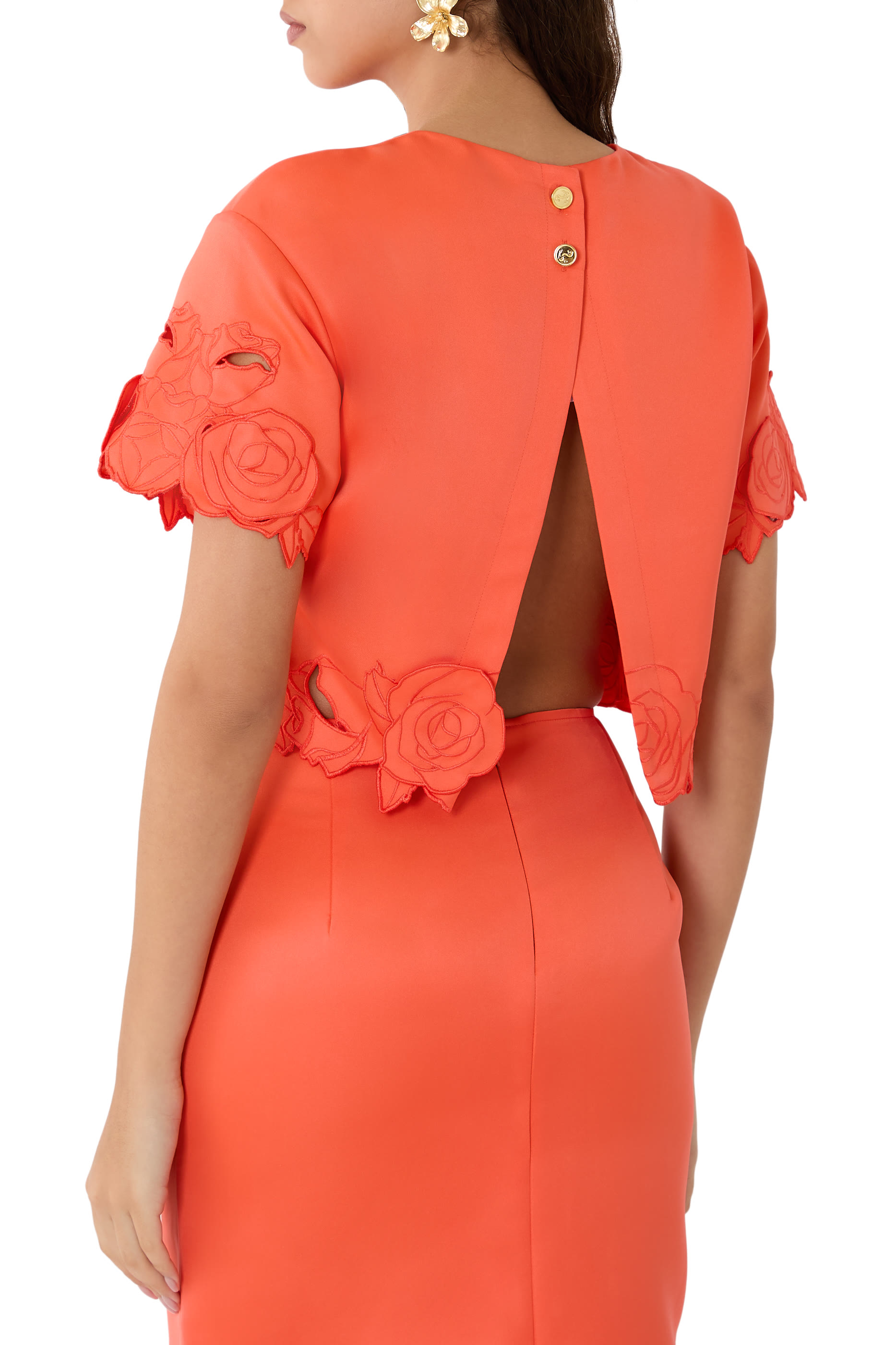 بلوزة إندي بأكمام قصيرة