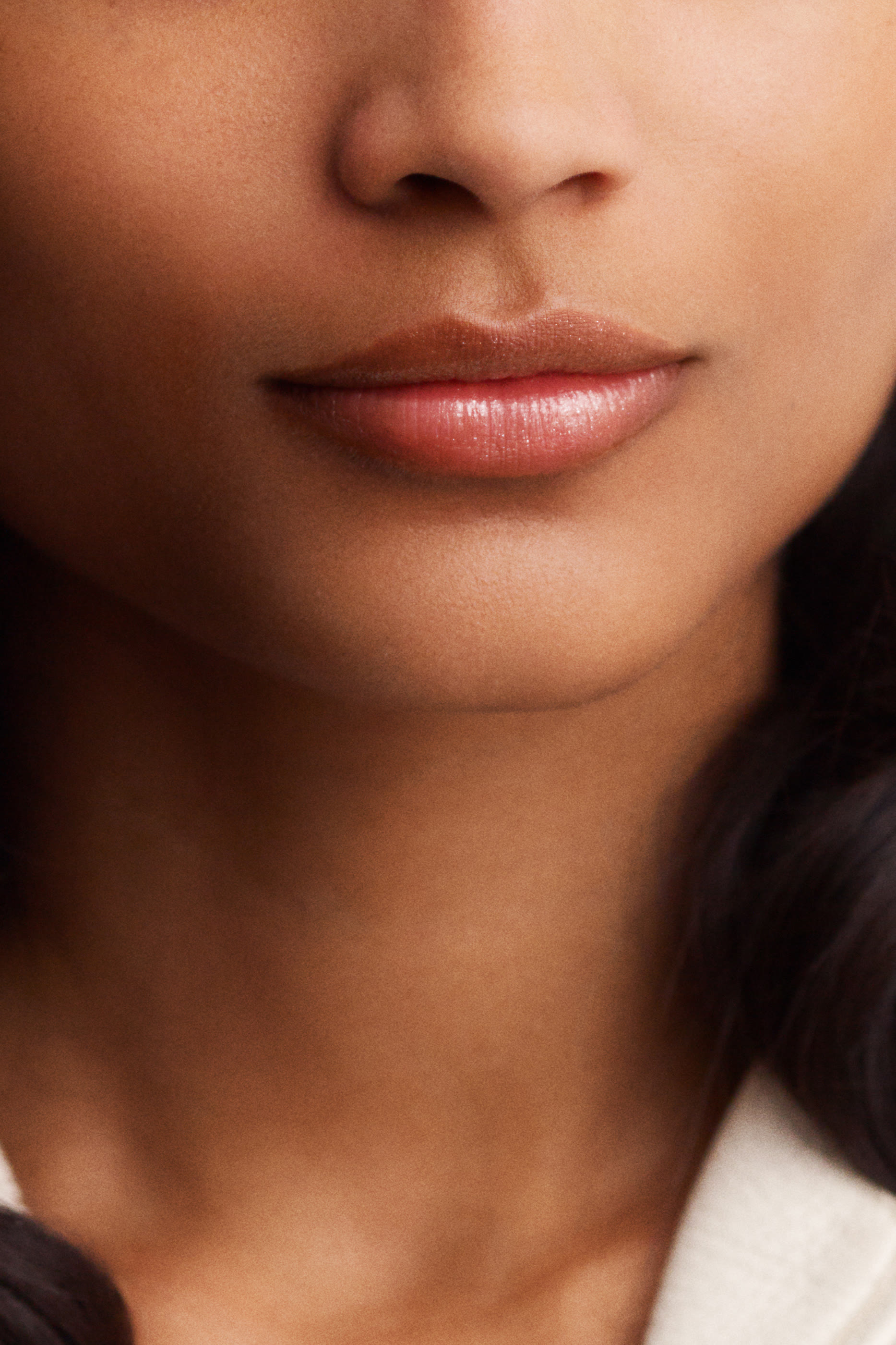 مجموعة أحمر الشفاه Rouge Herm&egrave;s, ملمع الشفاه فائق اللمعة &ldquo;Poppy&rdquo;