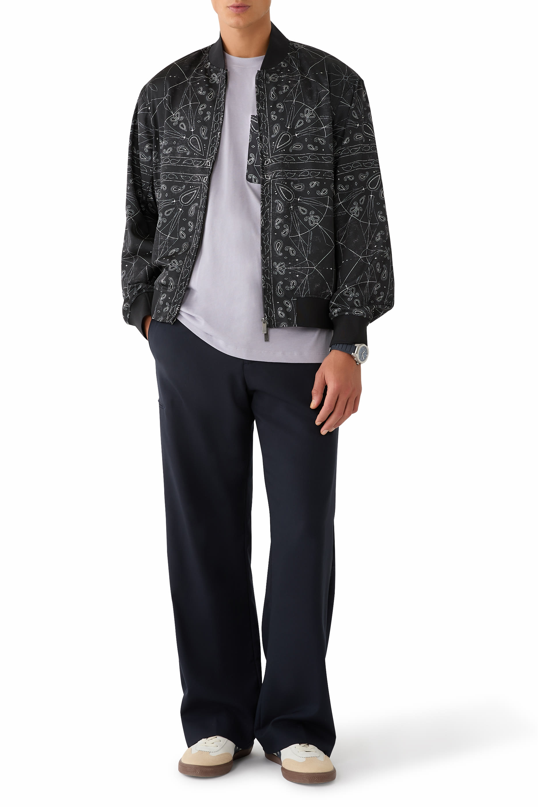 تيشيرت بجيب مزين بنقشة