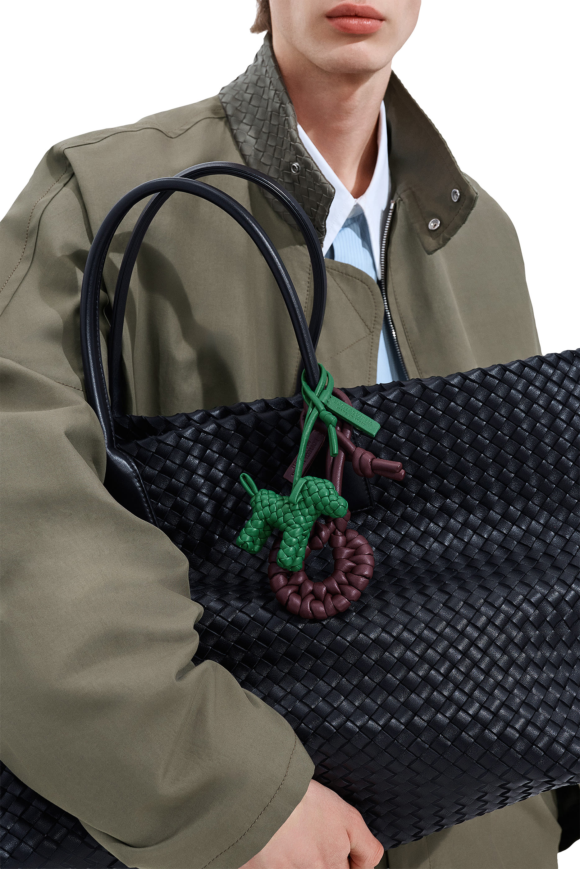 حلية بتصميم كلب