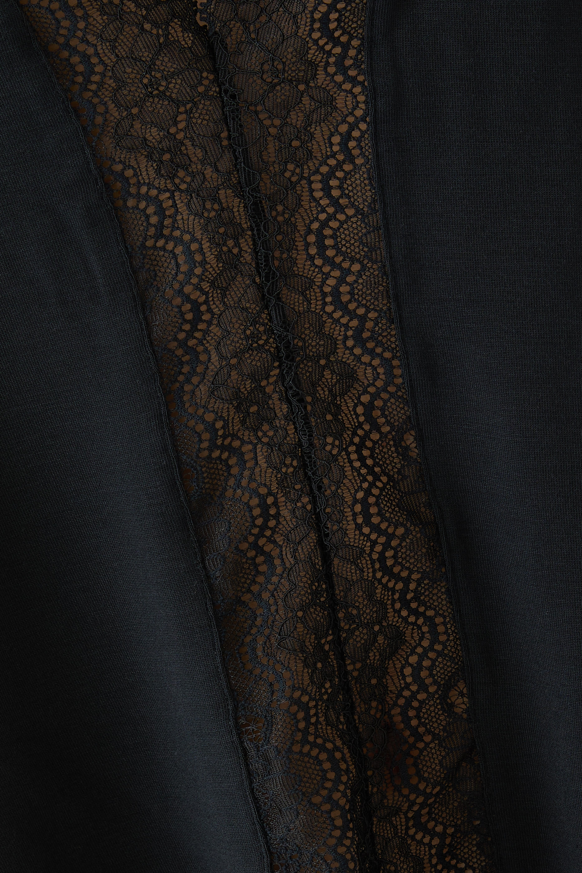 طقم بيجامة لارا كاميسول وشورت تينسيل مودال