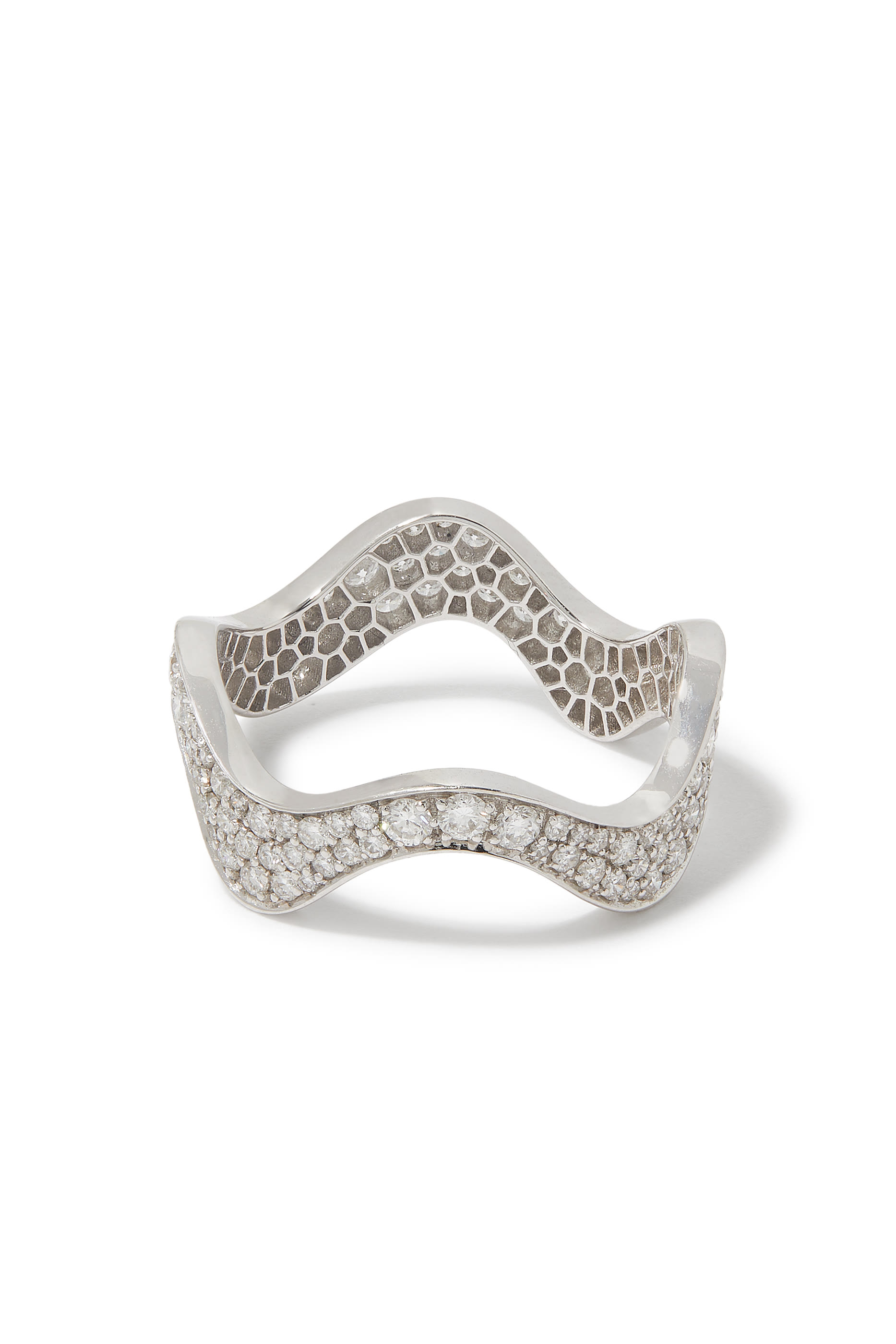 خاتم ويف بتصميم سميك مرصع بالماس، ذهب أبيض عيار 18