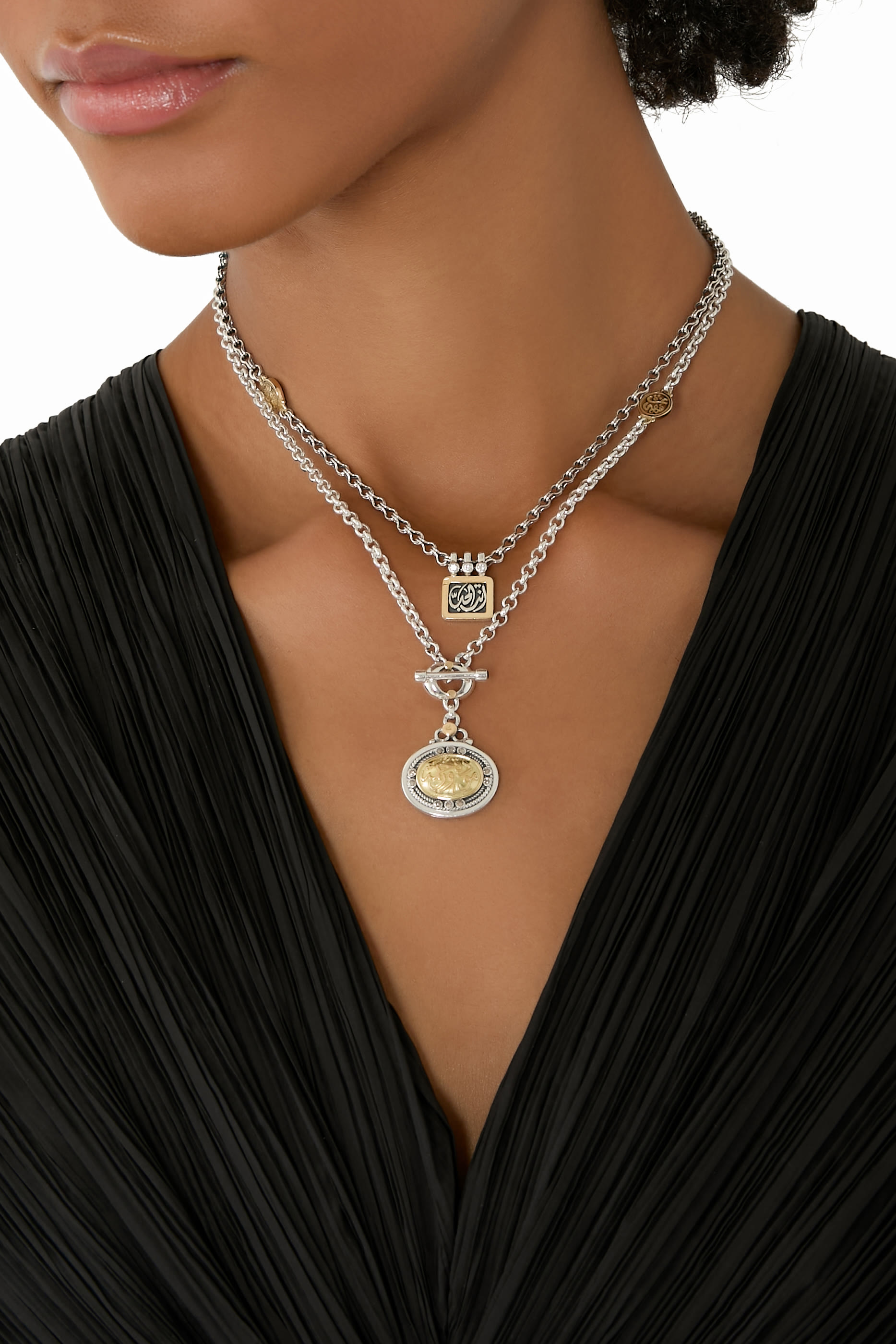 قلادة بعبارة " أنت الحب"، ذهب أصفر عيار 18 وفضة إسترلينية