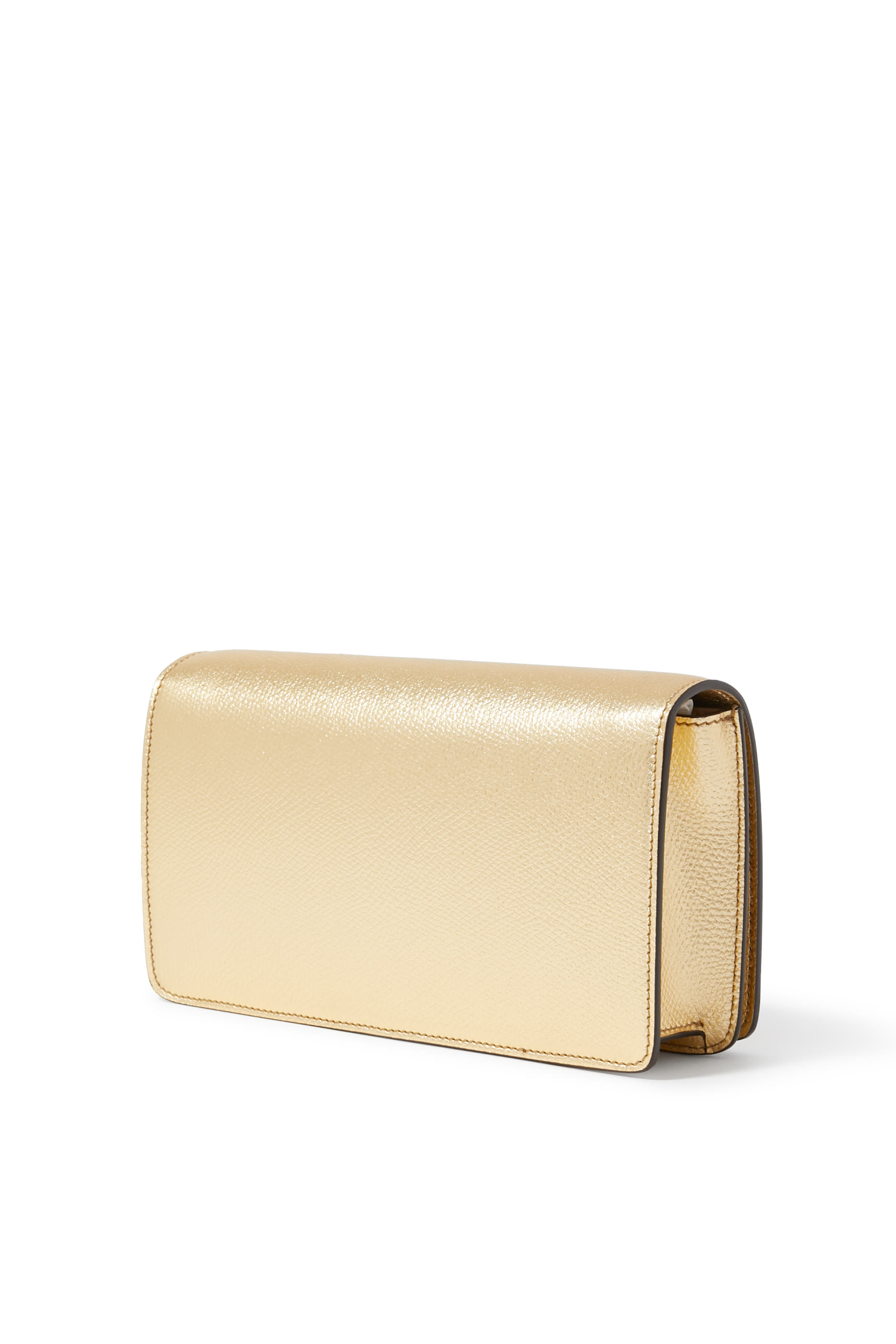 حقيبة صغيرة بشعار الماركة