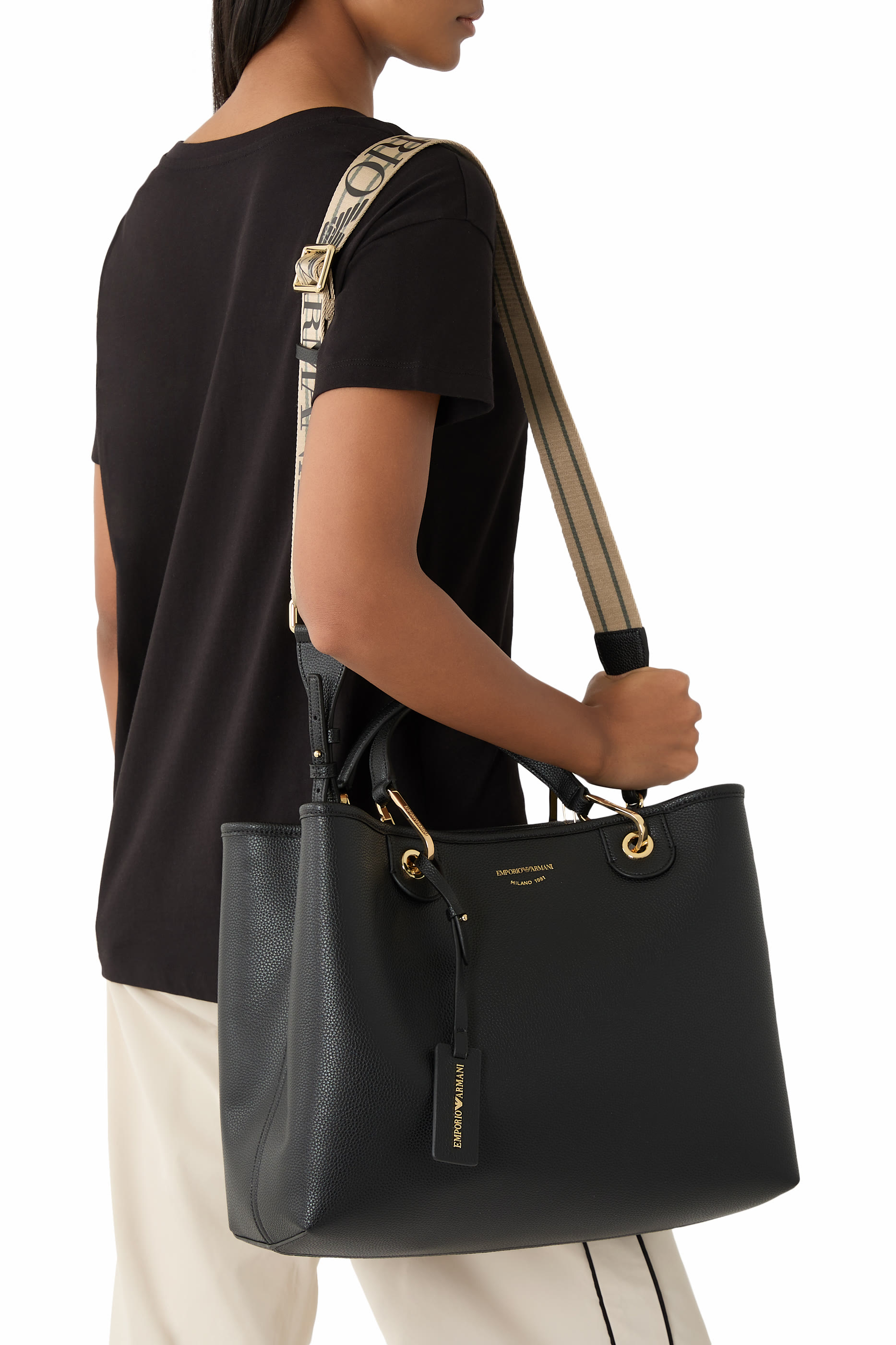 حقيبة يد متوسطة بشعار الماركة