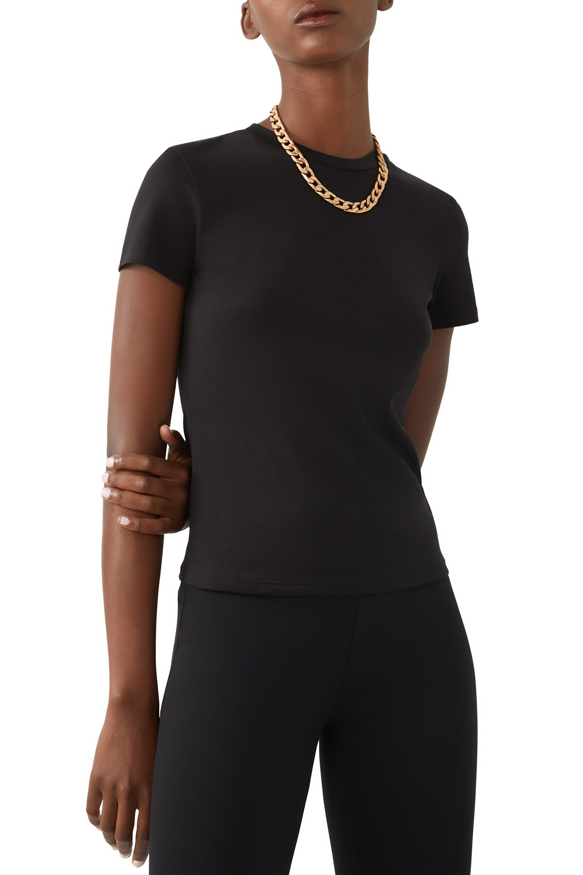 تيشيرت قطن بقصّة ضيقة