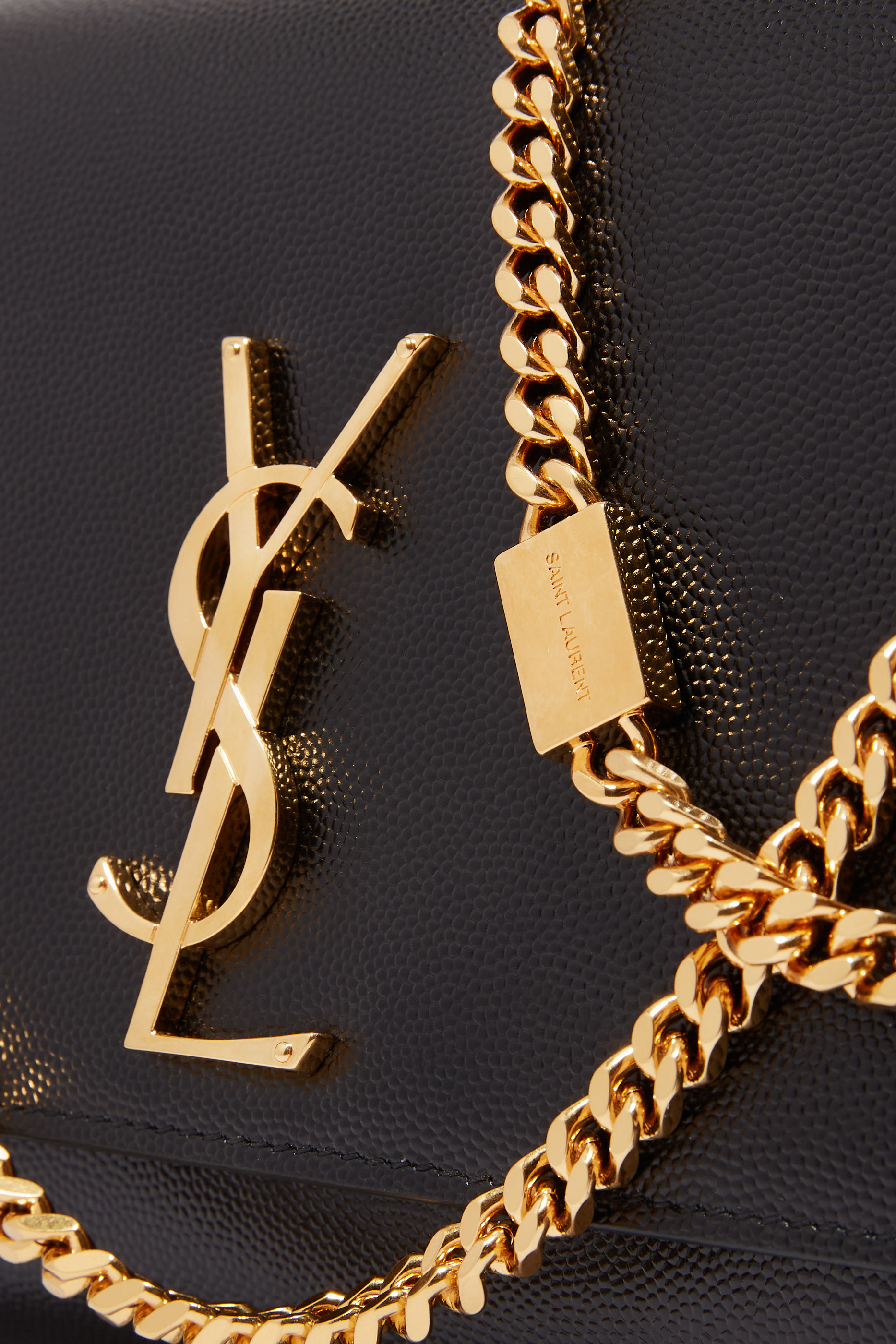 حقيبة كايت متوسطة بسلسلة