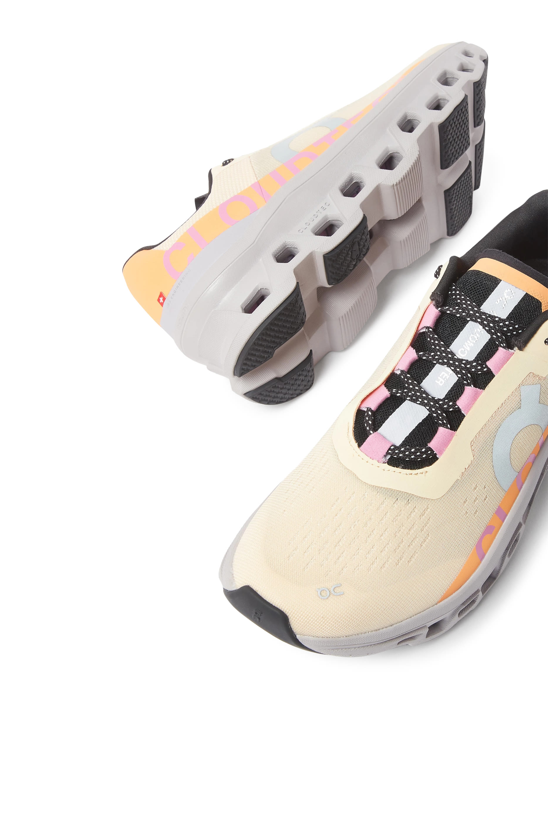 سنيكرز كلاودمونستر