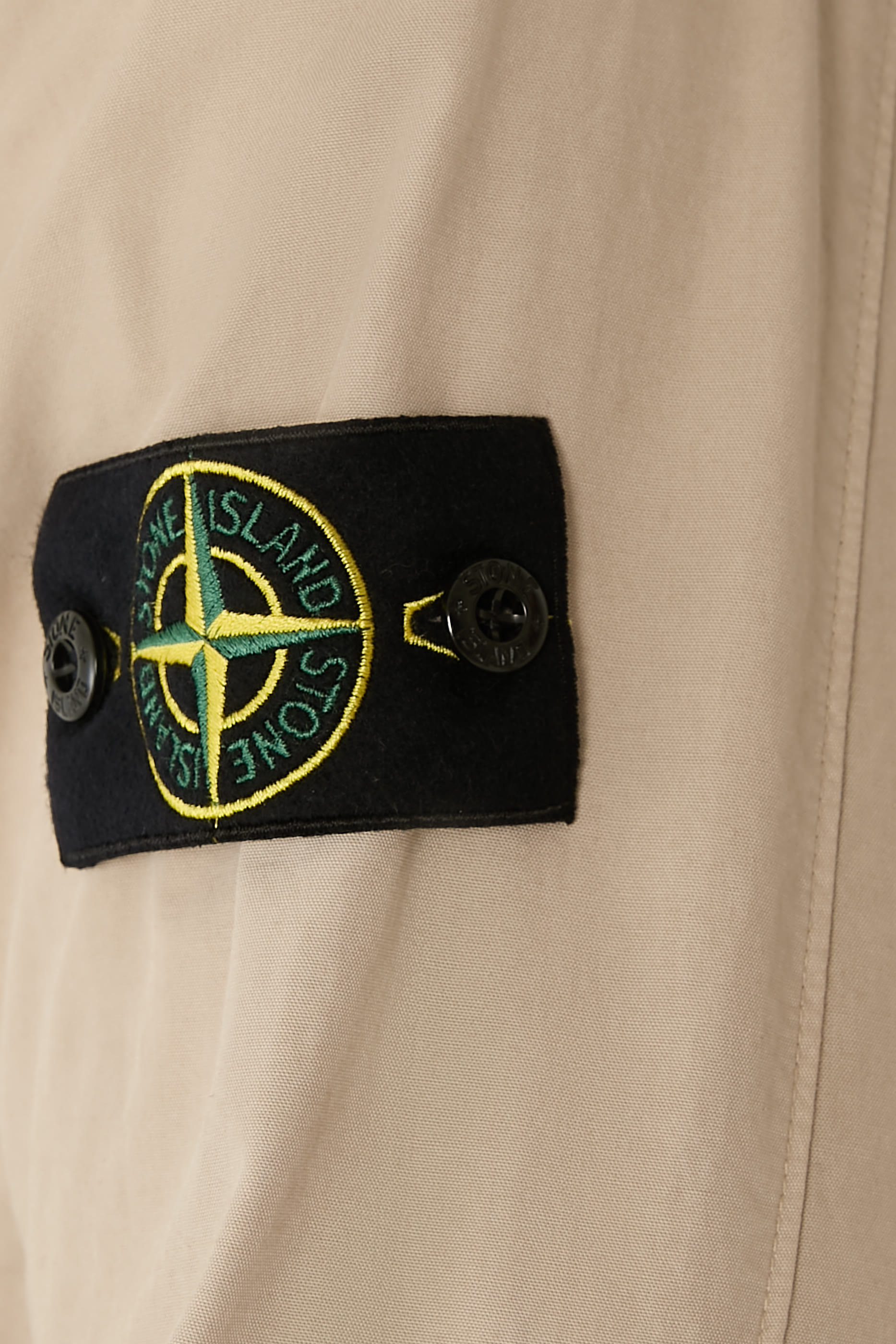 قميص بنمط جاكيت بقصة مريحة مع جيب مقسم عند الصدر