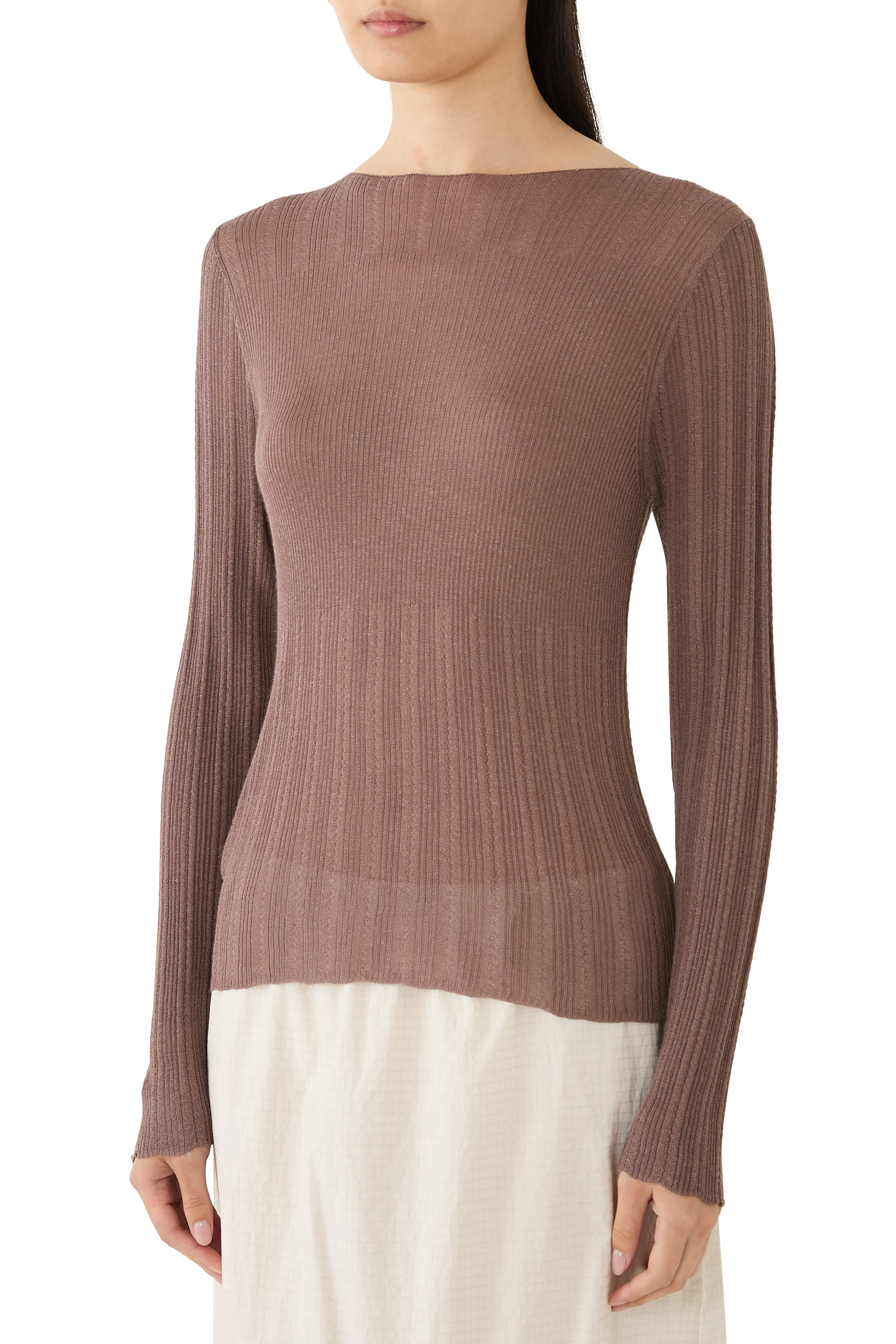 بلوزة بأكمام طويلة بتطريزات مفرغة