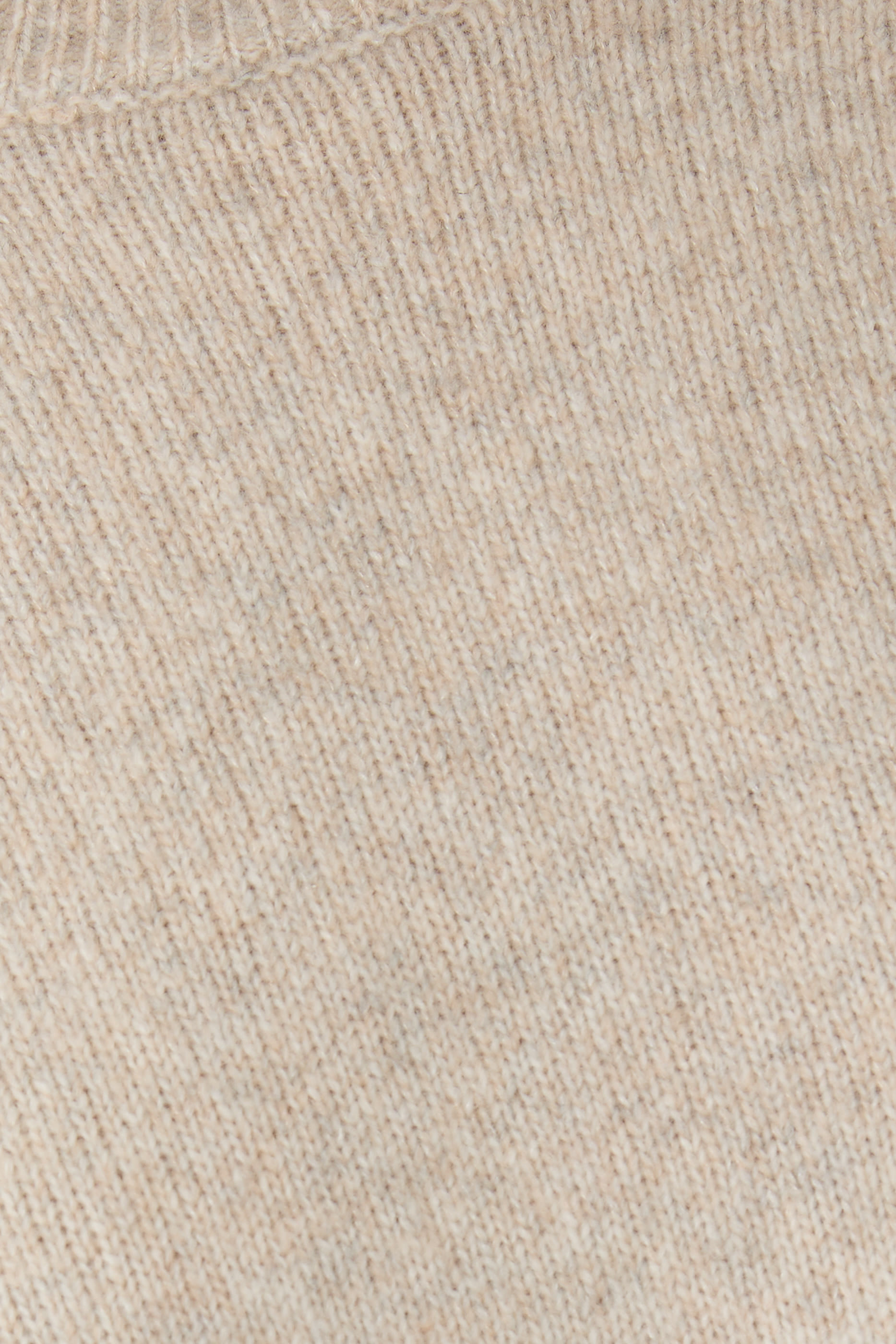 سويت شيرت ألينا بياقة ضيقة