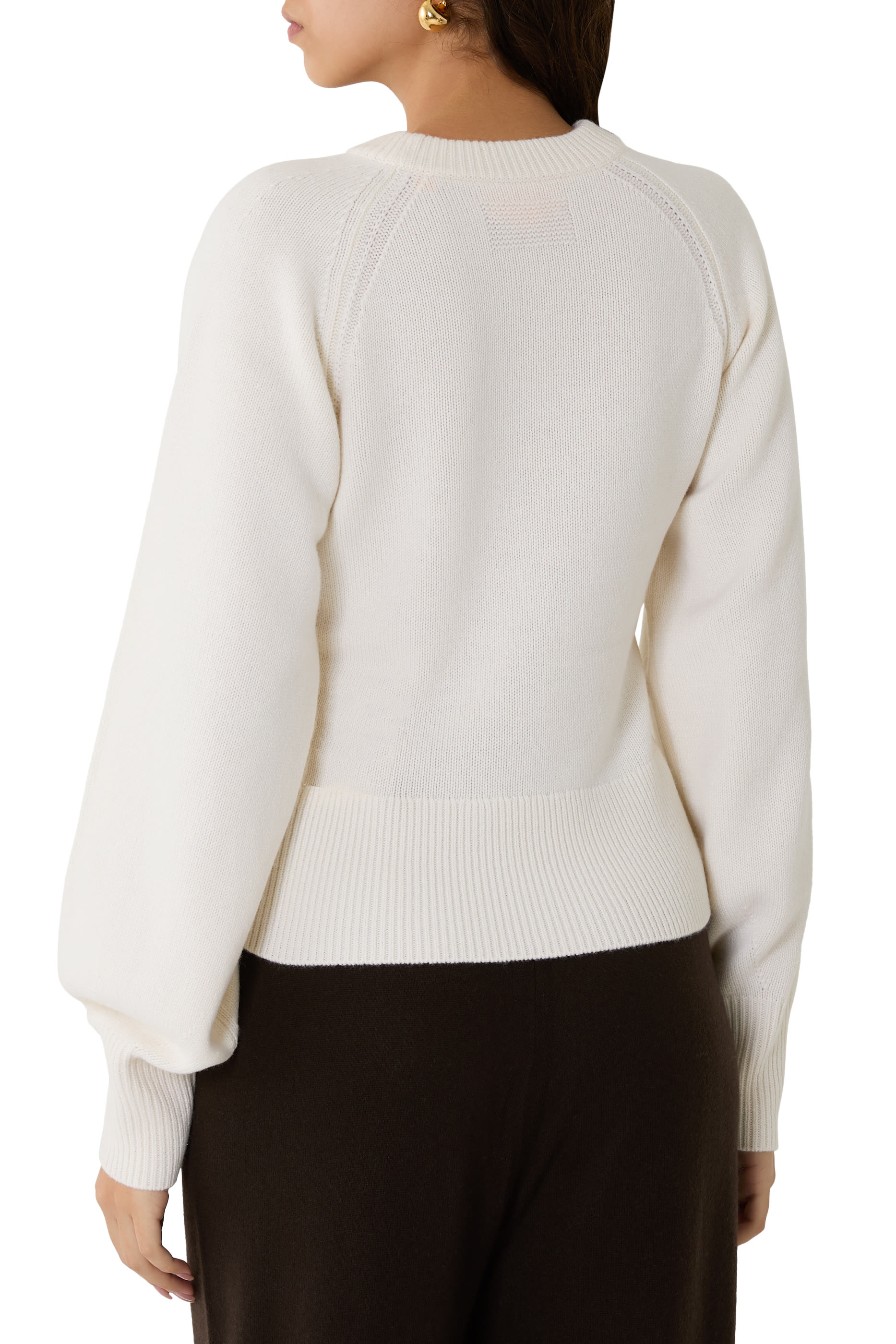 كنزة سكلبتد بياقة ضيقة