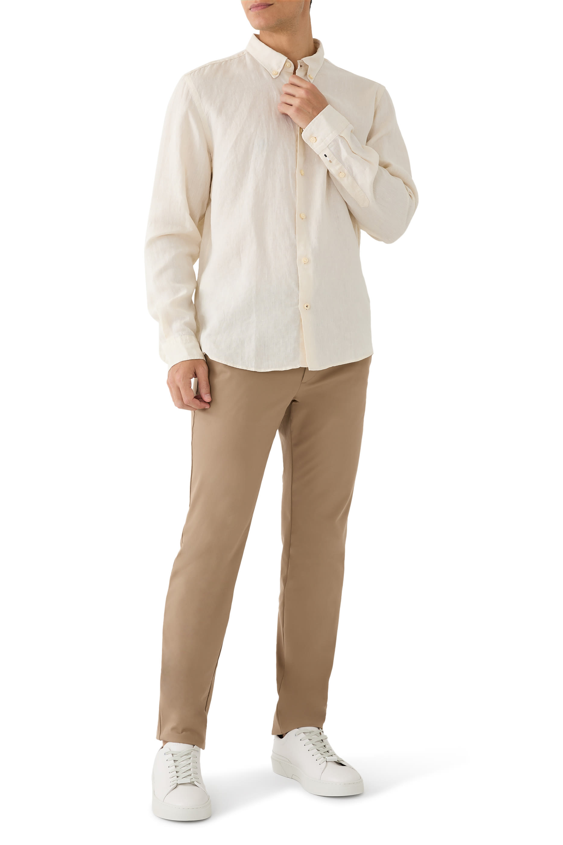 قميص بأكمام طويلة