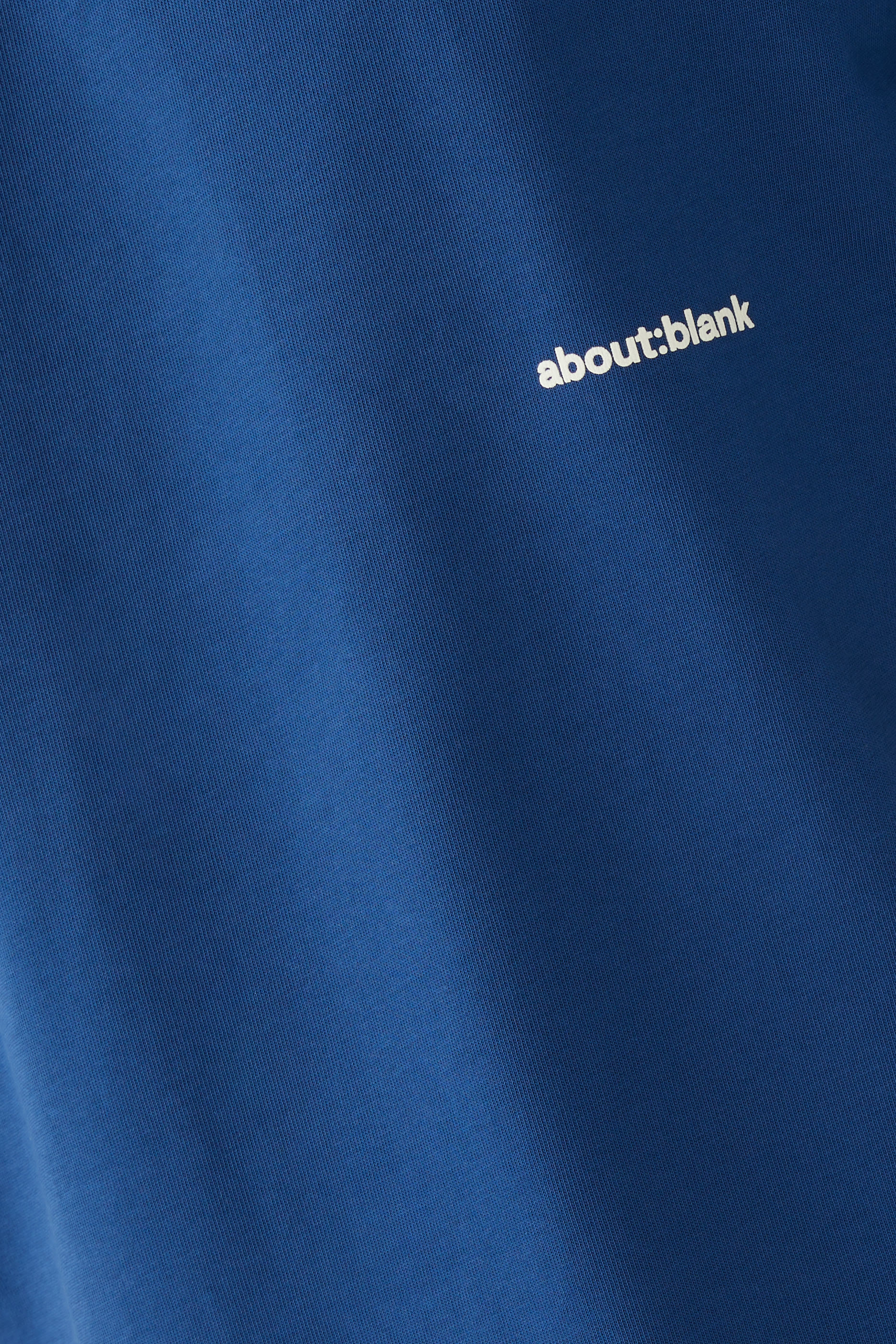 تيشيرت بقصة مربعة