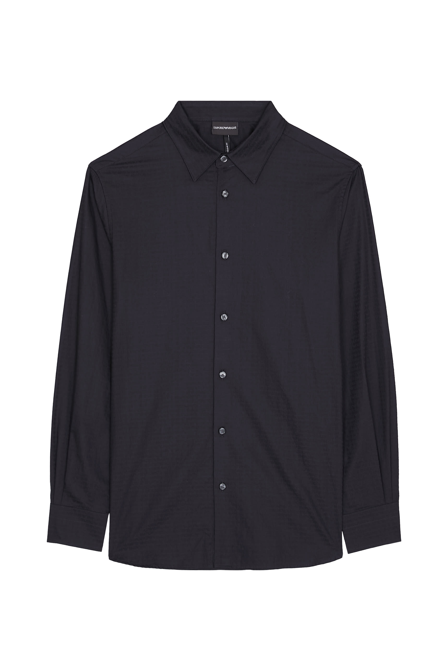 قميص بأكمام طويلة وشعار الماركة بحجم صغير