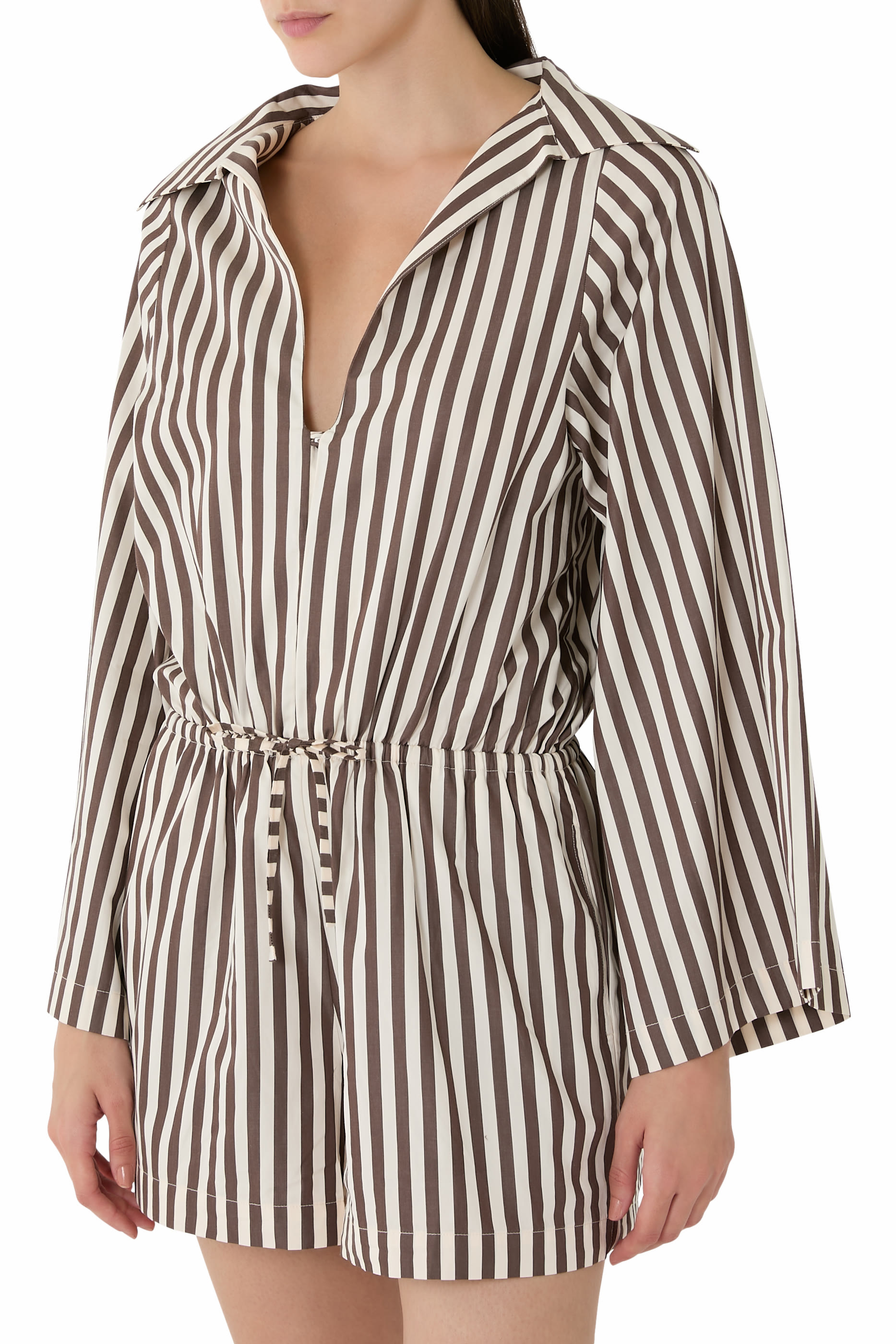 بلاي سوت أكسل قصير